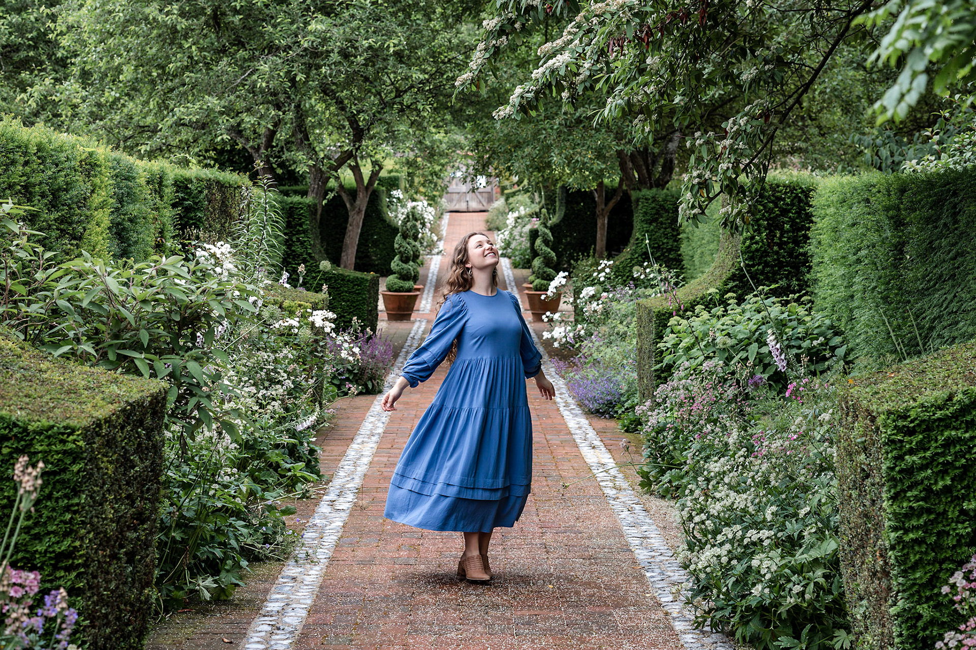 Madison Leonard (soprano)