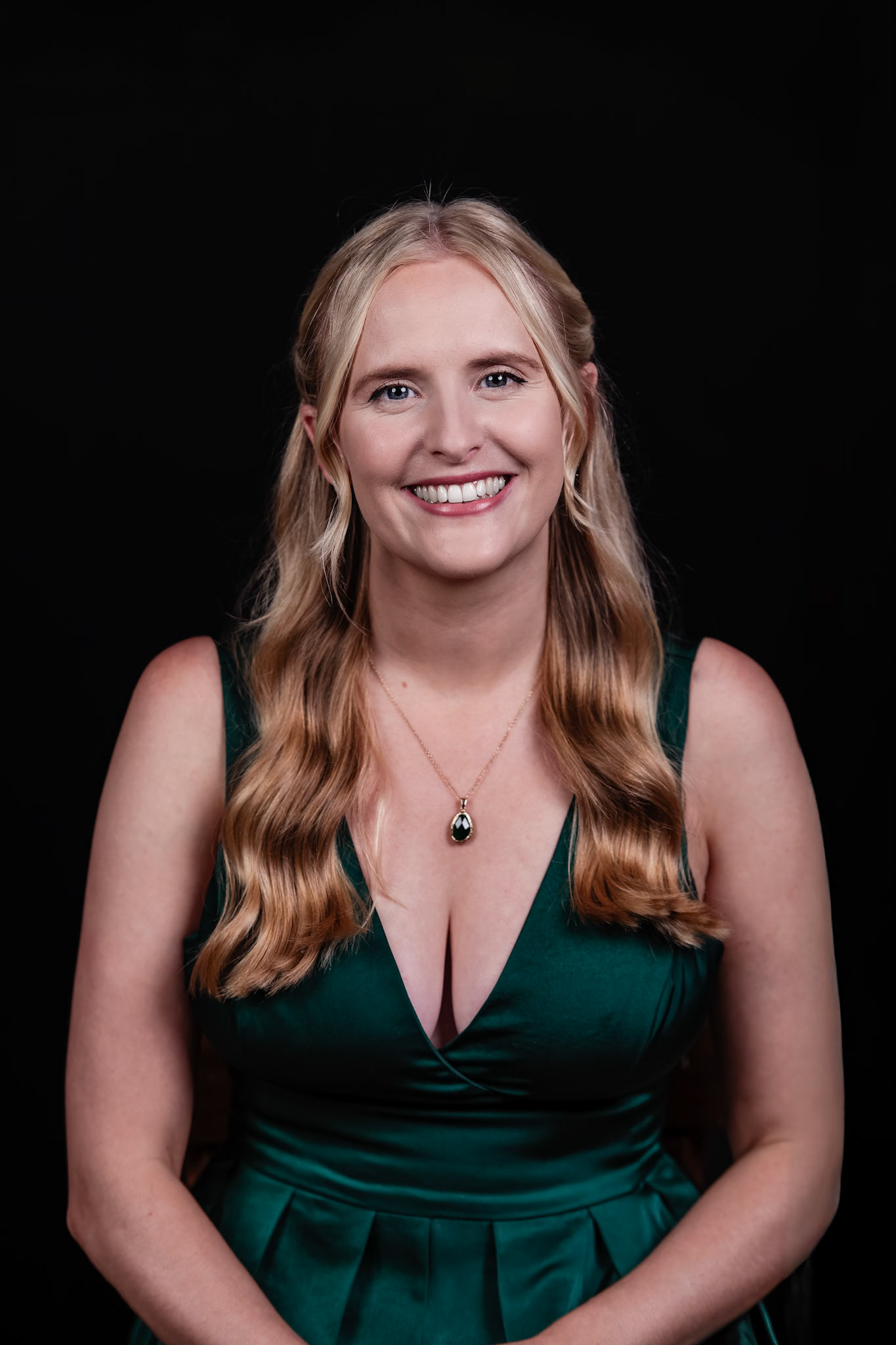 Nancy Holt (mezzo soprano)