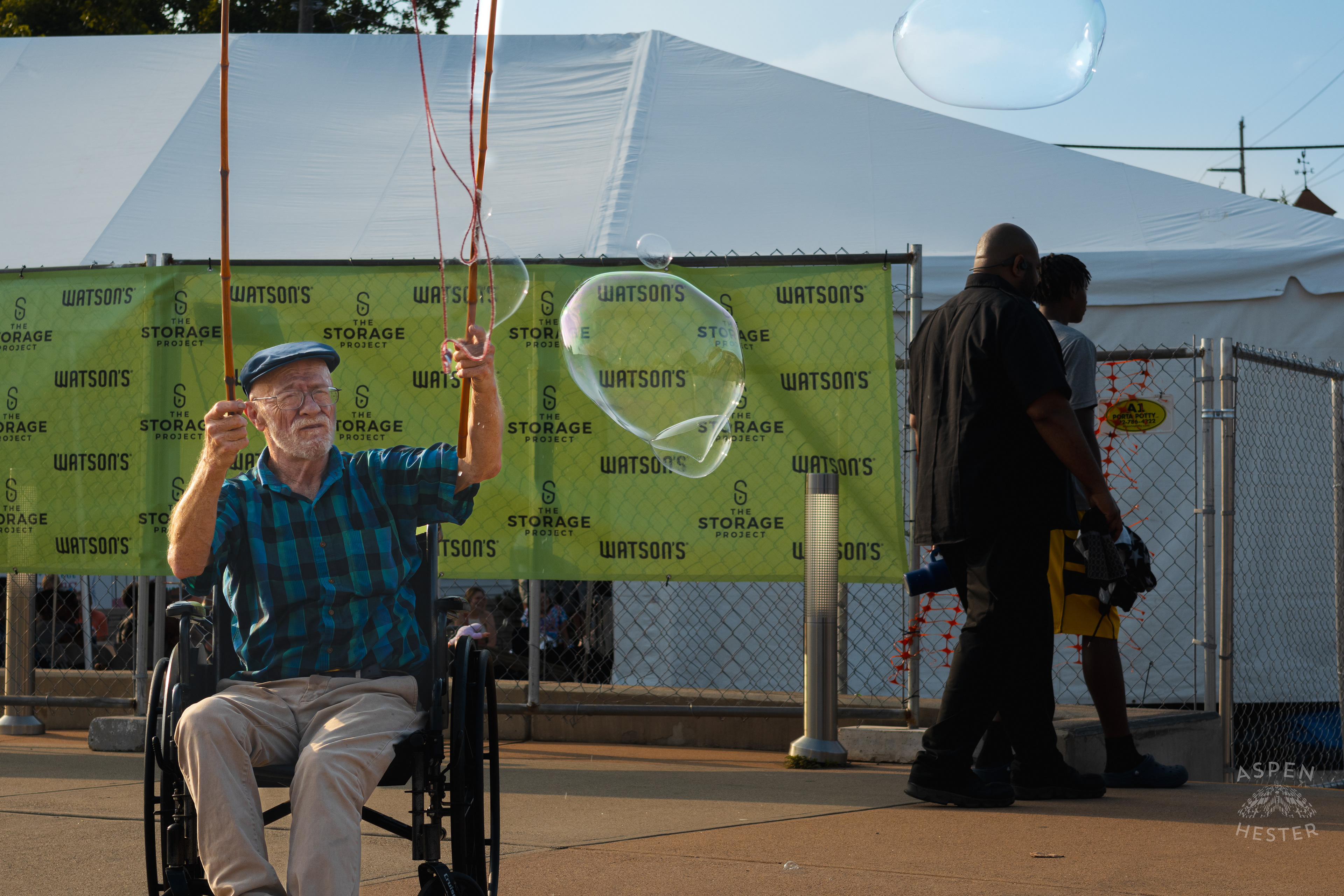Pat The Bubble Man Outside Abbey Road Festival. May 25th, 2024/Aspen Hester