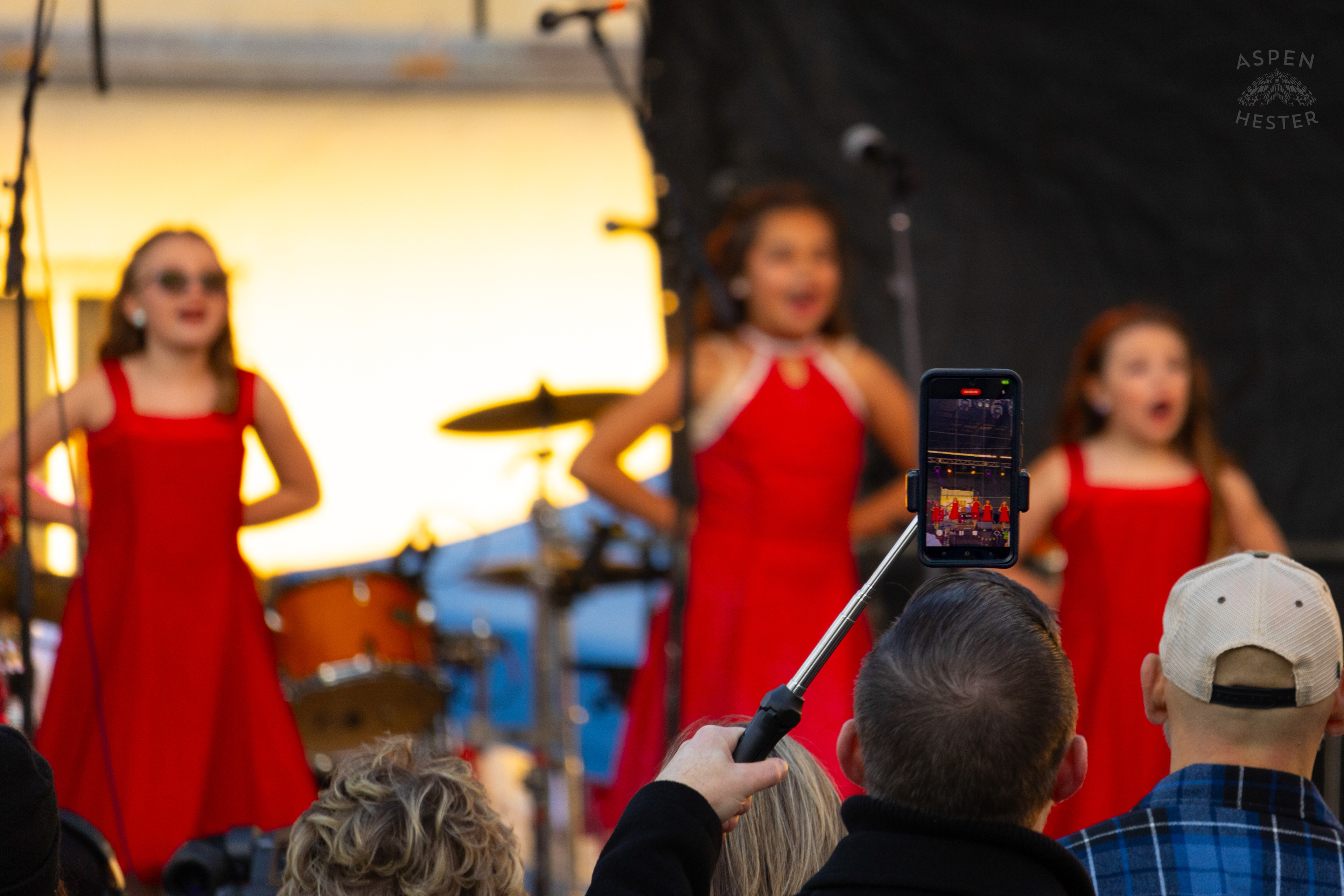 Show Choir Group ‘Classic Melodies’ Performs for The Light Up Louisville 2024 Festivities. December 7th, 2024/Aspen Hester