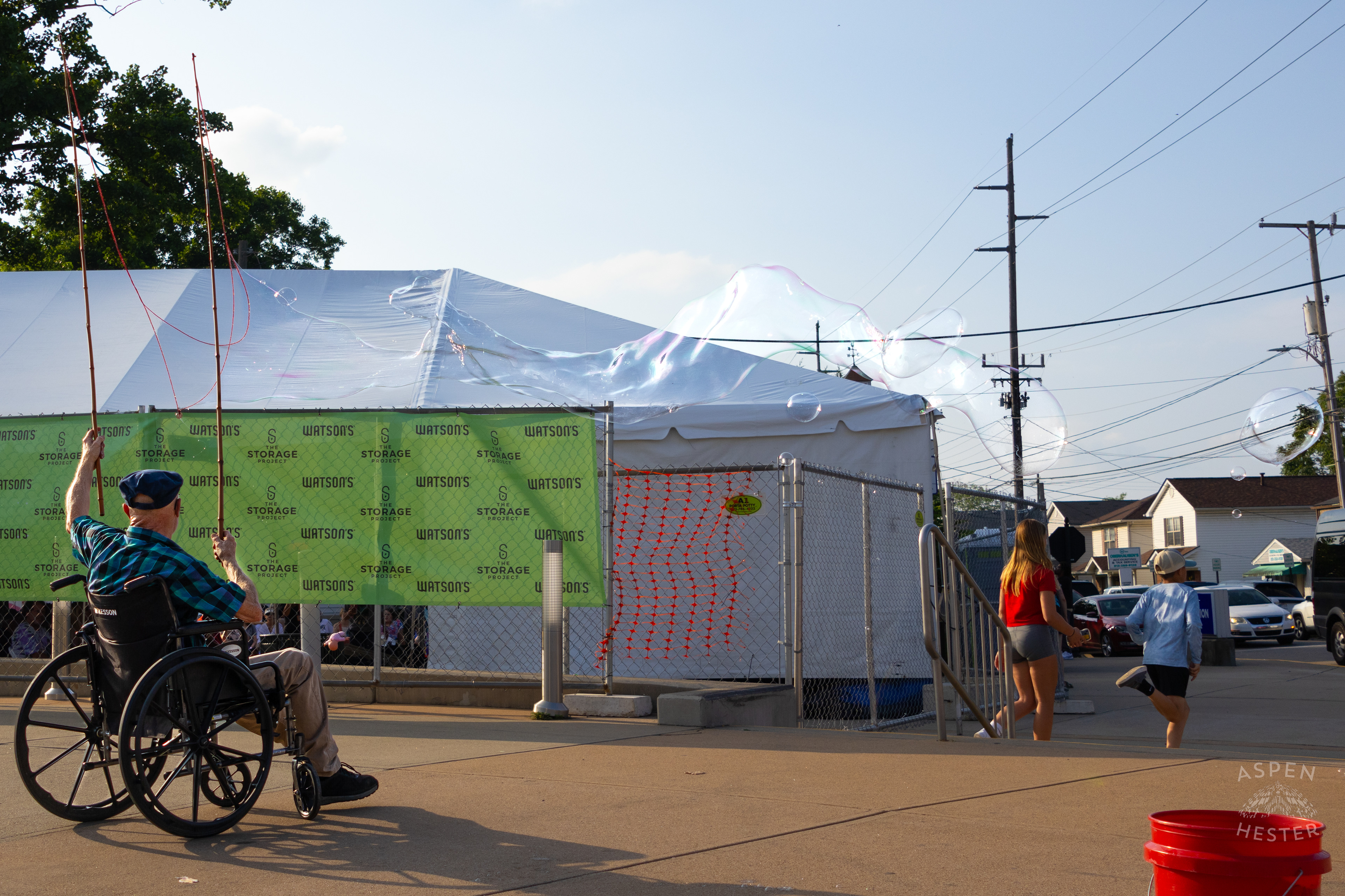 Pat The Bubble Man Outside Abbey Road Festival. May 25th, 2024/Aspen Hester