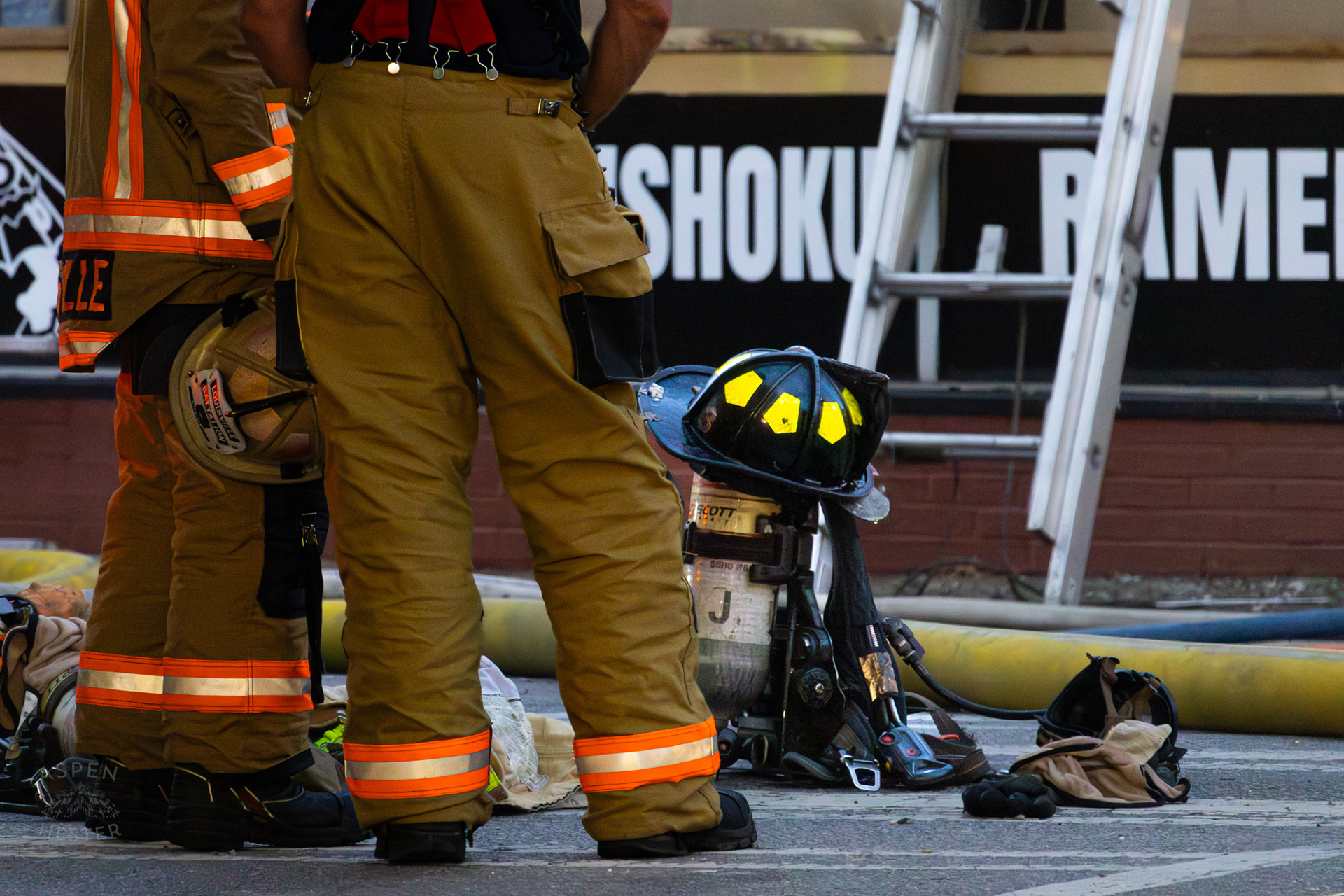 Louisville Firefighter Battling Flames on The Corner of 2nd and Oak Street. June 7th, 2024/Aspen Hester
