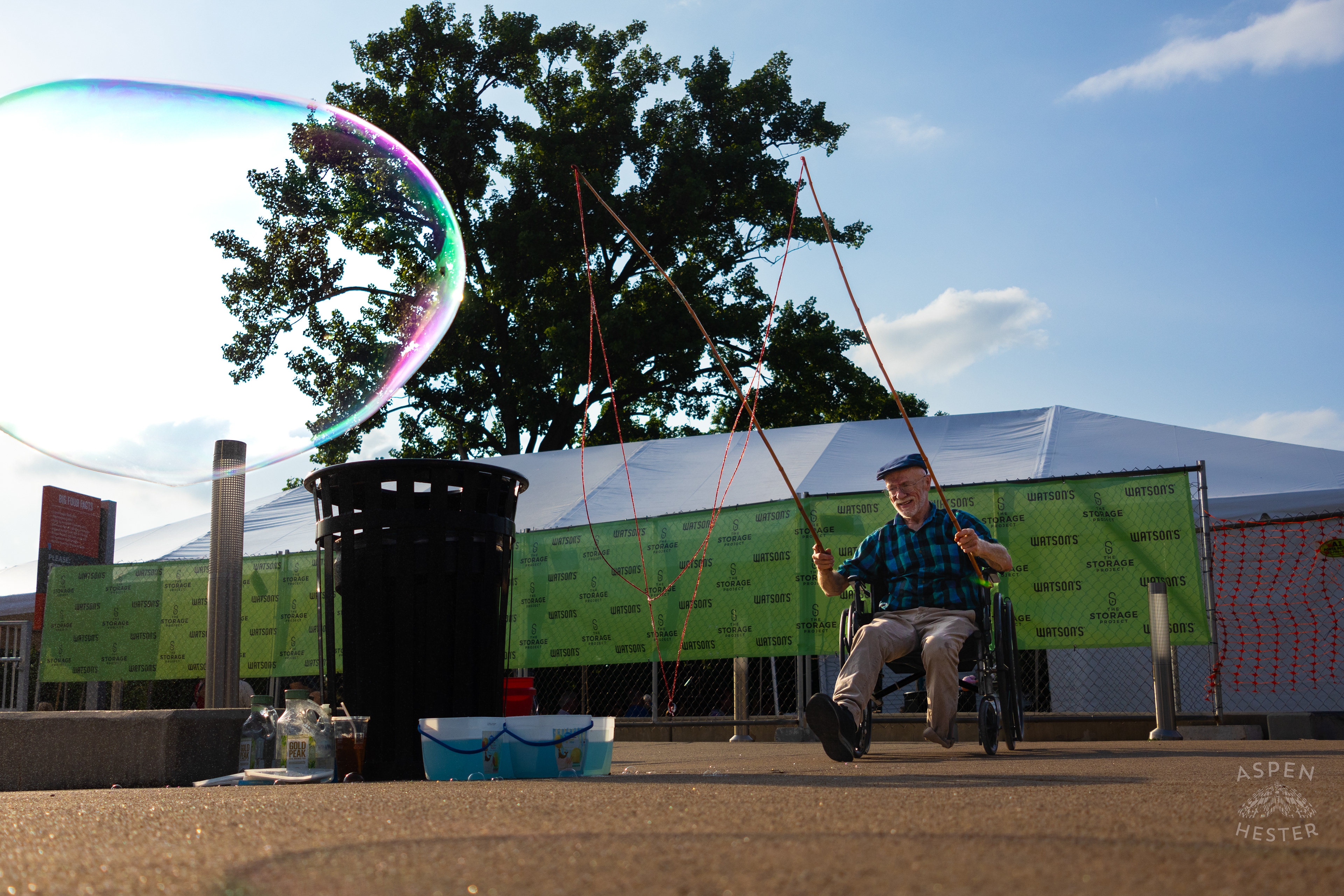 Pat The Bubble Man Outside Abbey Road Festival. May 25th, 2024/Aspen Hester