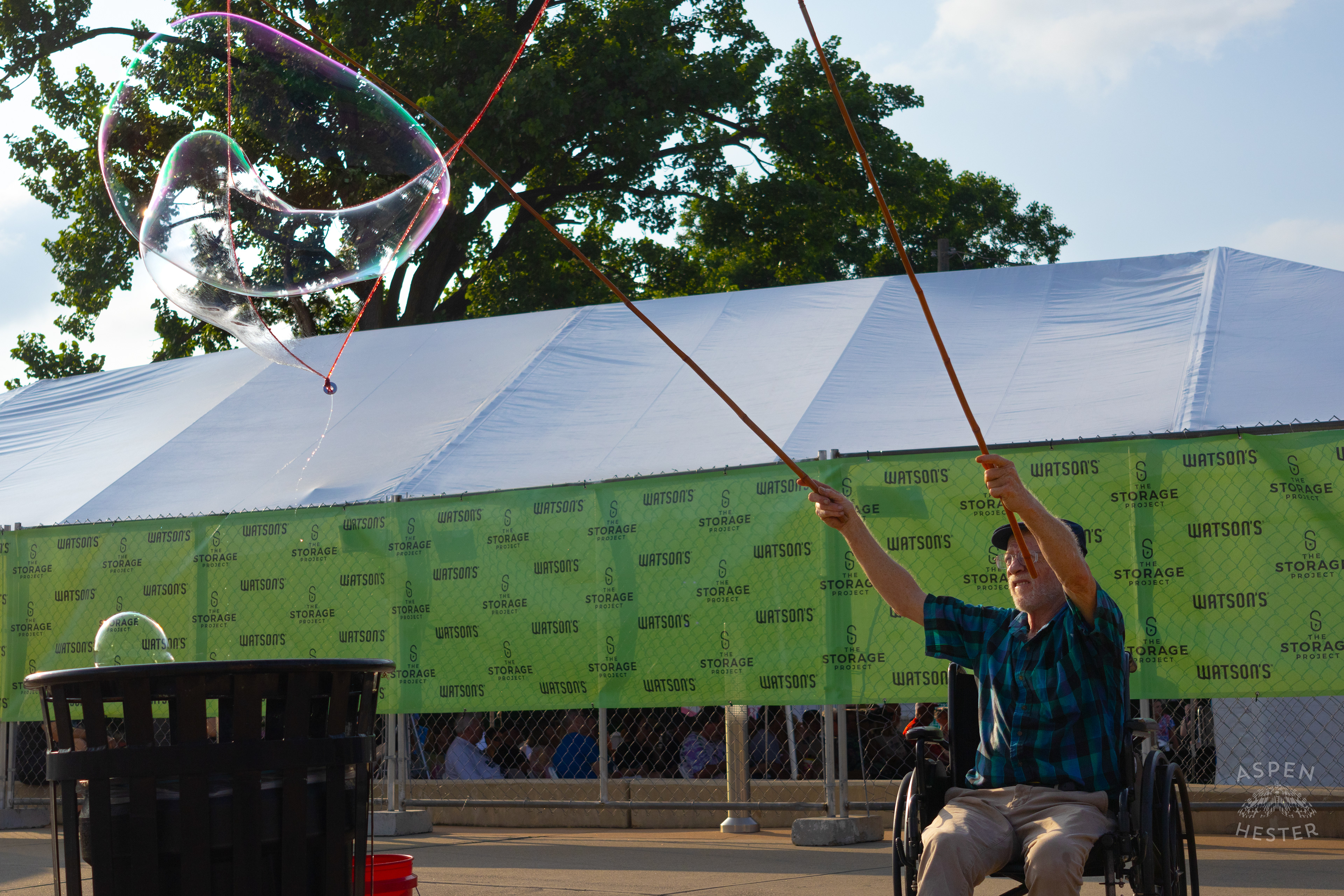 Pat The Bubble Man Outside Abbey Road Festival. May 25th, 2024/Aspen Hester