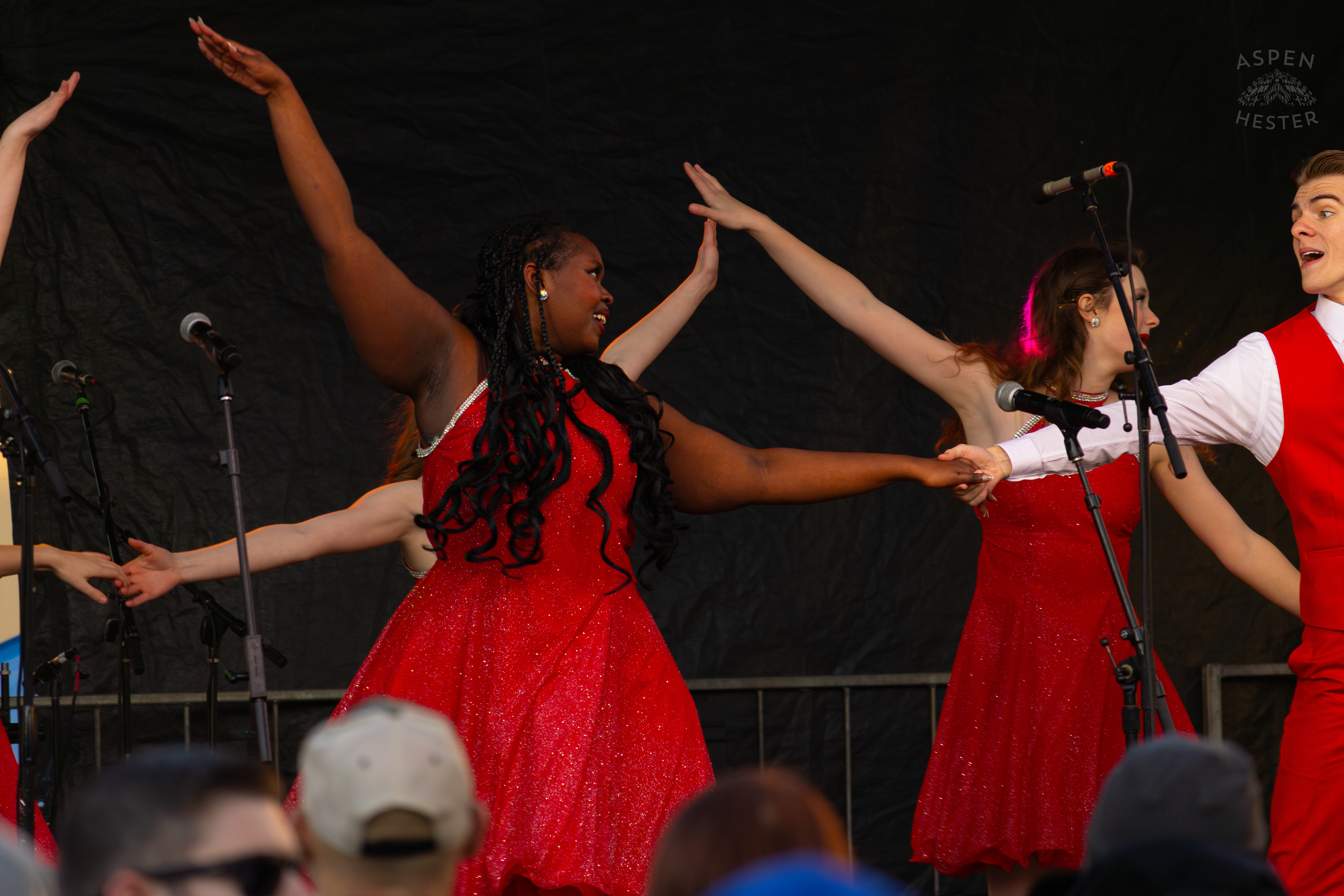 Show Choir Group ‘Classic Melodies’ Performs for The Light Up Louisville 2024 Festivities. December 7th, 2024/Aspen Hester
