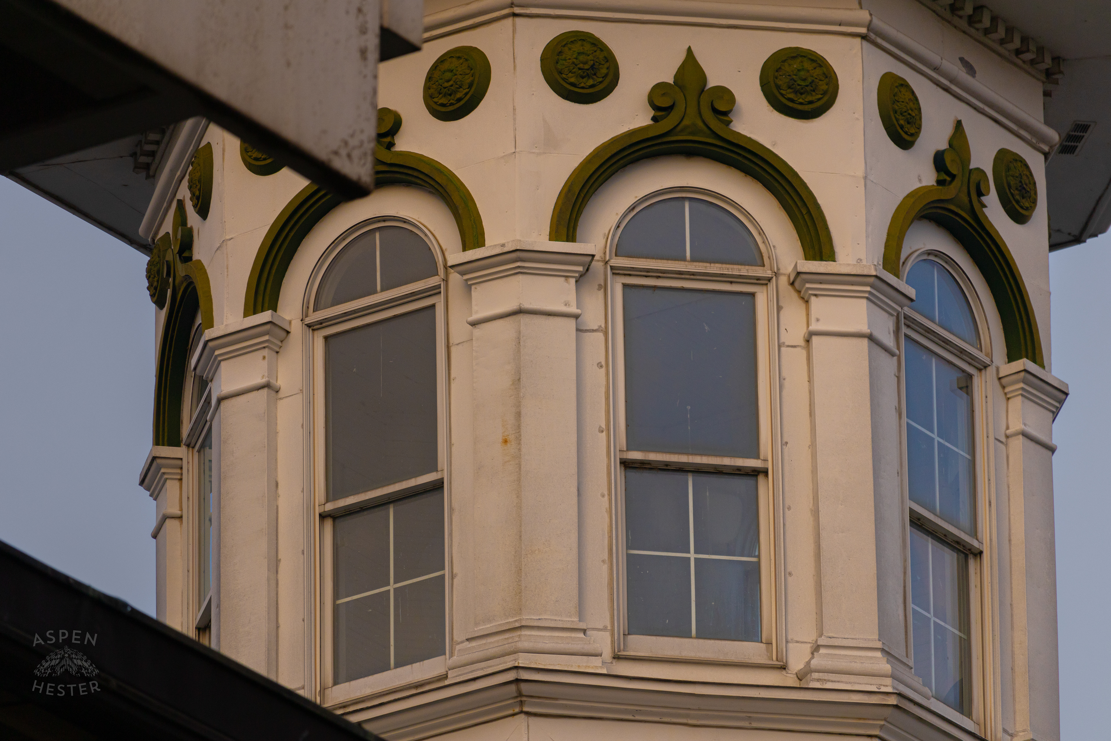 One of The Infamous Churchill Downs Twin Spires Overlooking The Thanksgiving Day Festivities At Churchill Downs. November 28th, 2024/Aspen Hester