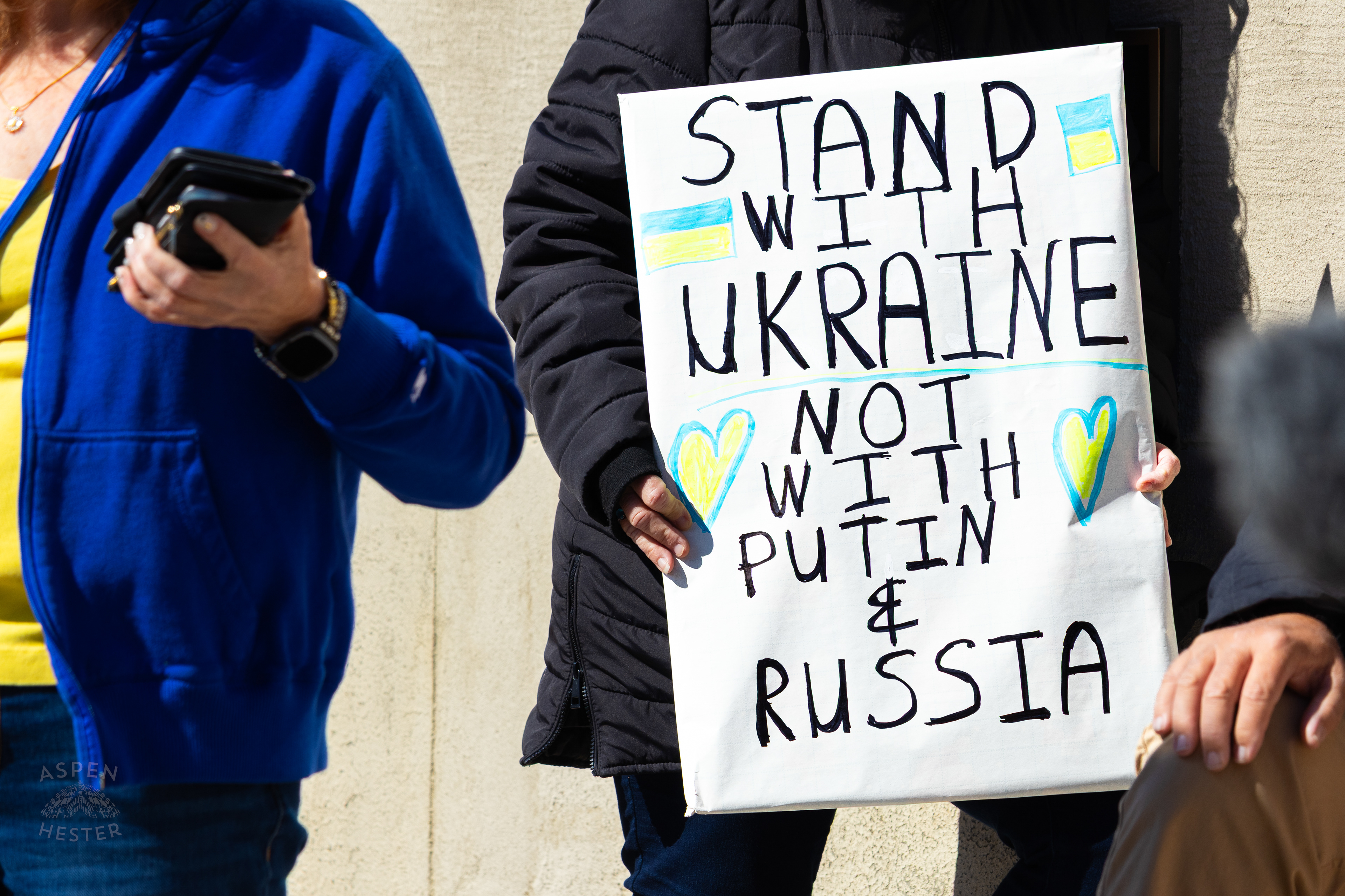 Louisvillians Insisting They “Stand With Ukraine” as The Community Rallies in Support of Ukraine. March 2nd, 2025/Aspen Hester