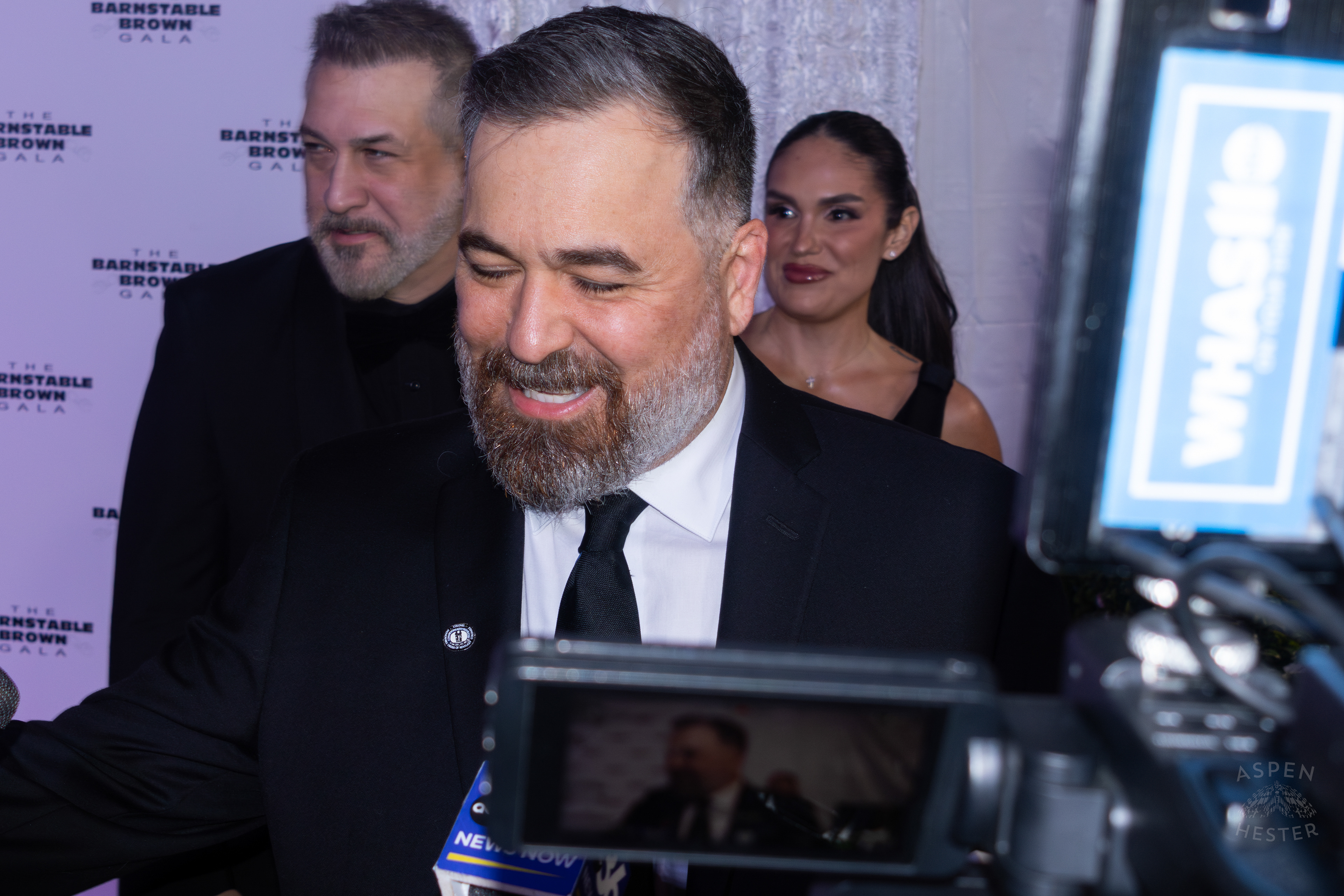 Impractical Jokers’ Q Speaks to the Media at The 2025 Barnstable-Brown Gala. May 2nd, 2025/Aspen Hester