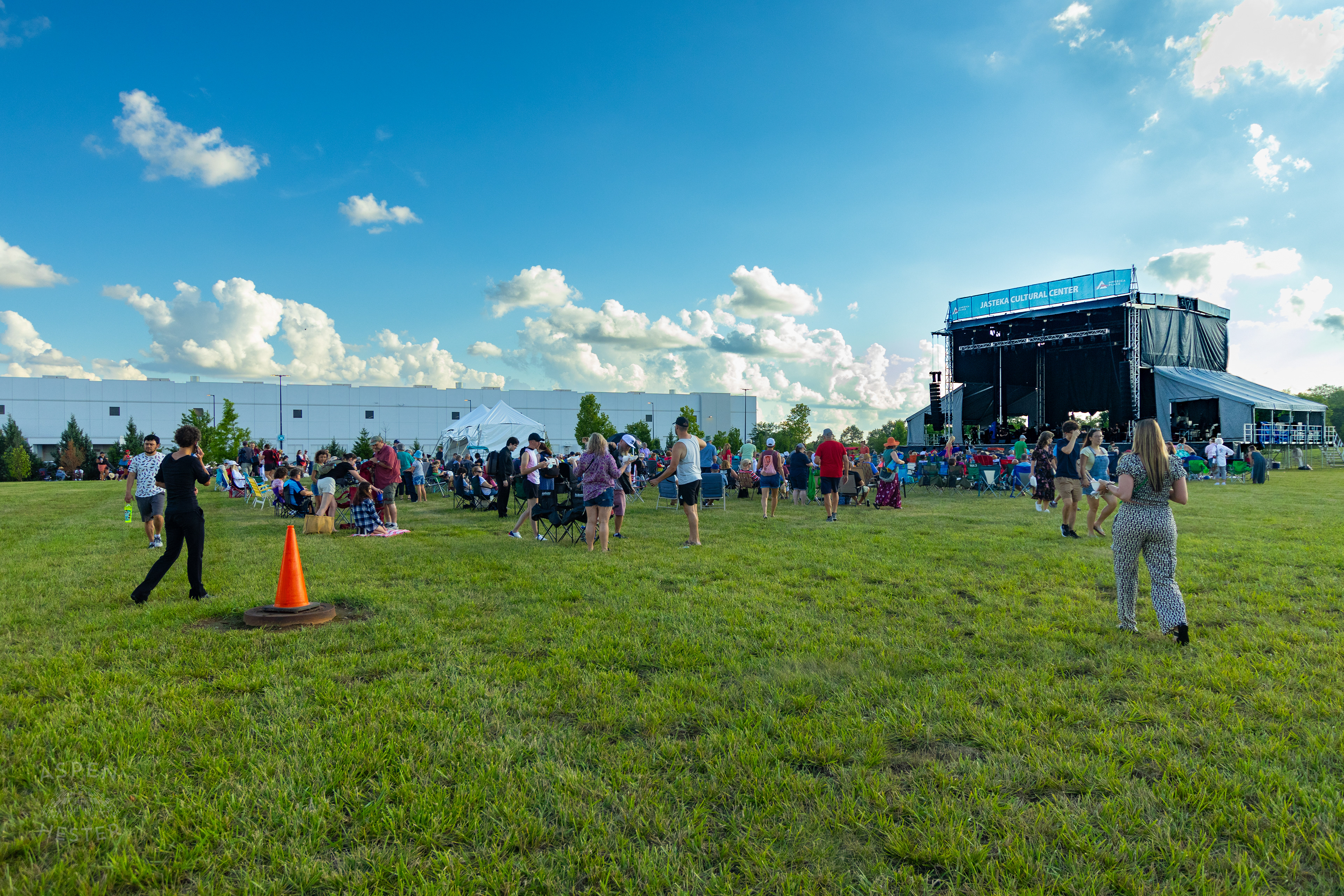 Crowds Gathering to Hear Play America with The Louisville Orchestra. July 5th, 2024/Aspen Hester