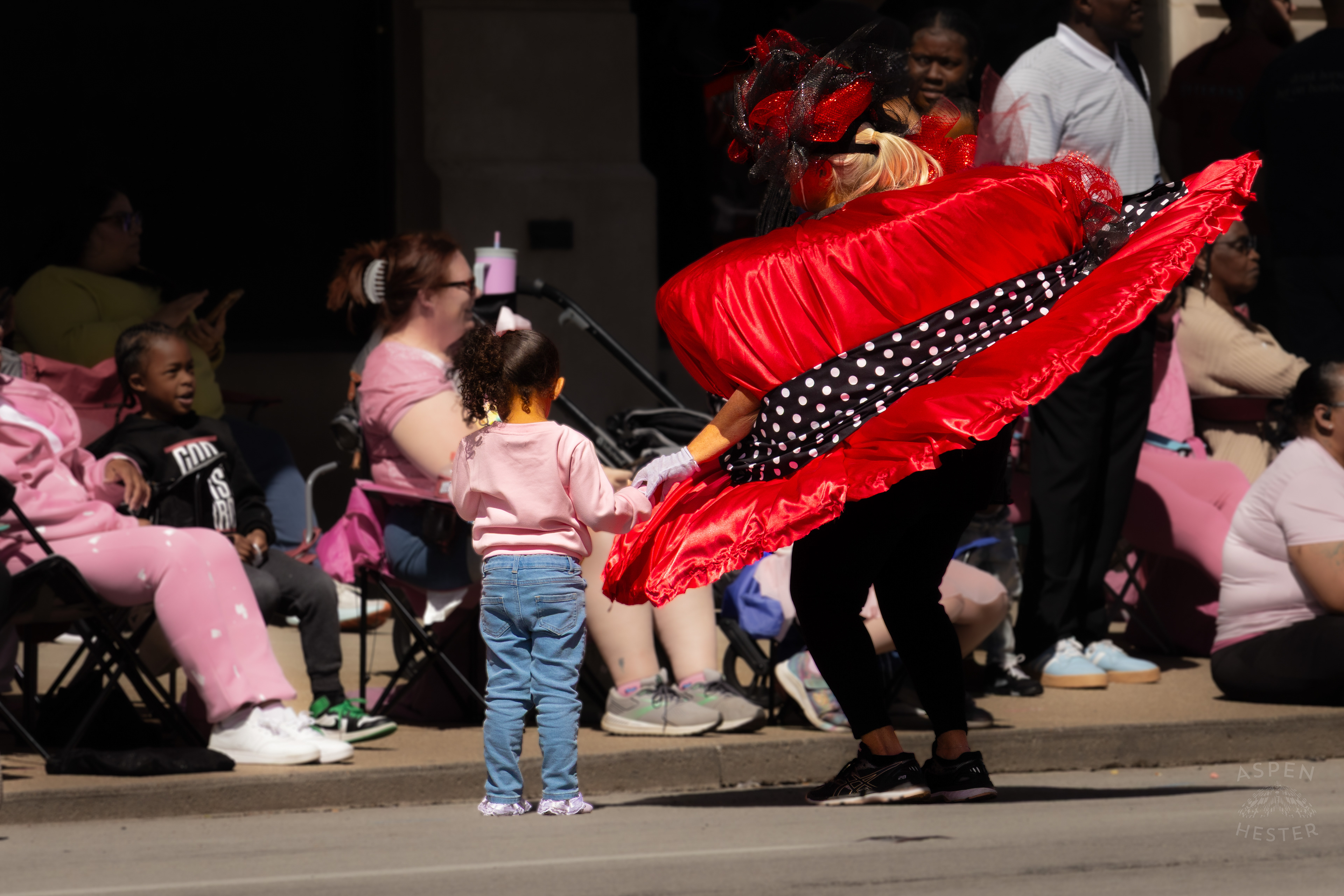 The World's Largest Derby Hats Walks Down Broadway Greeting The Crowds of The 70th Annual Pegasus Parade. April 27th, 2025/Aspen Hester