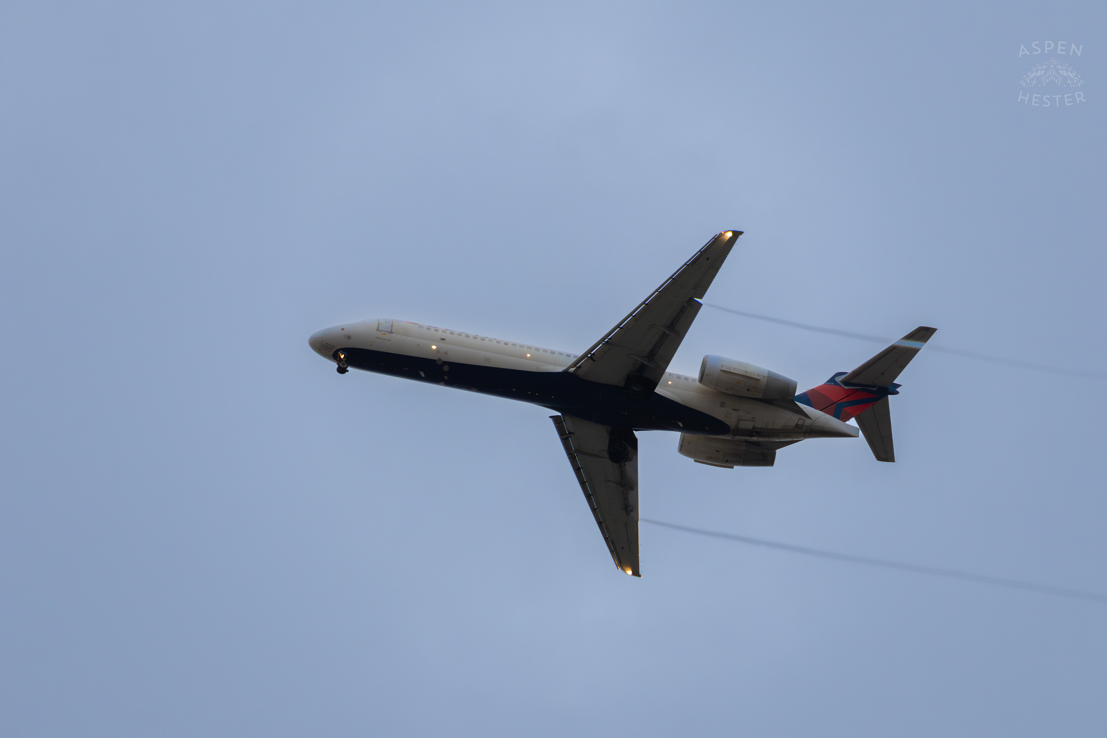 Passenger Airplane Over The Louisville Airspace. November 14th, 2024/Aspen Hester