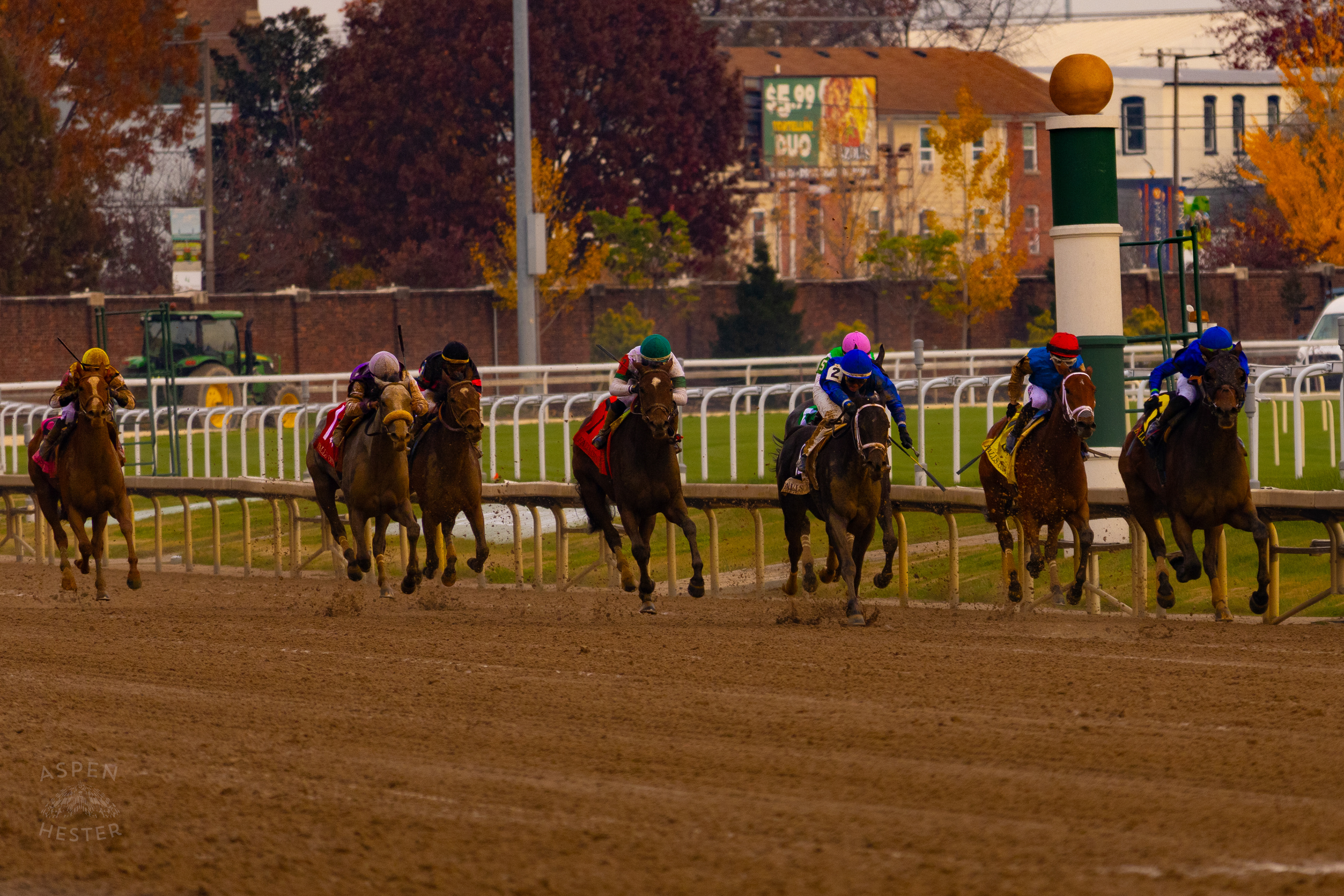 Horses and Jockeys Running in Race 9 During The Thanksgiving Day Festivities At Churchill Downs. November 28th, 2024/Aspen Hester