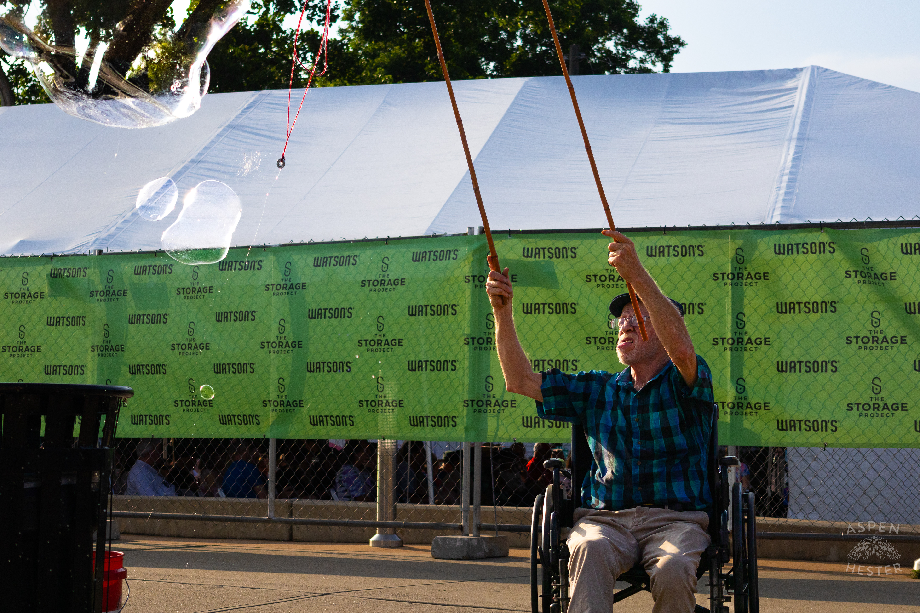 Pat The Bubble Man Outside Abbey Road Festival. May 25th, 2024/Aspen Hester