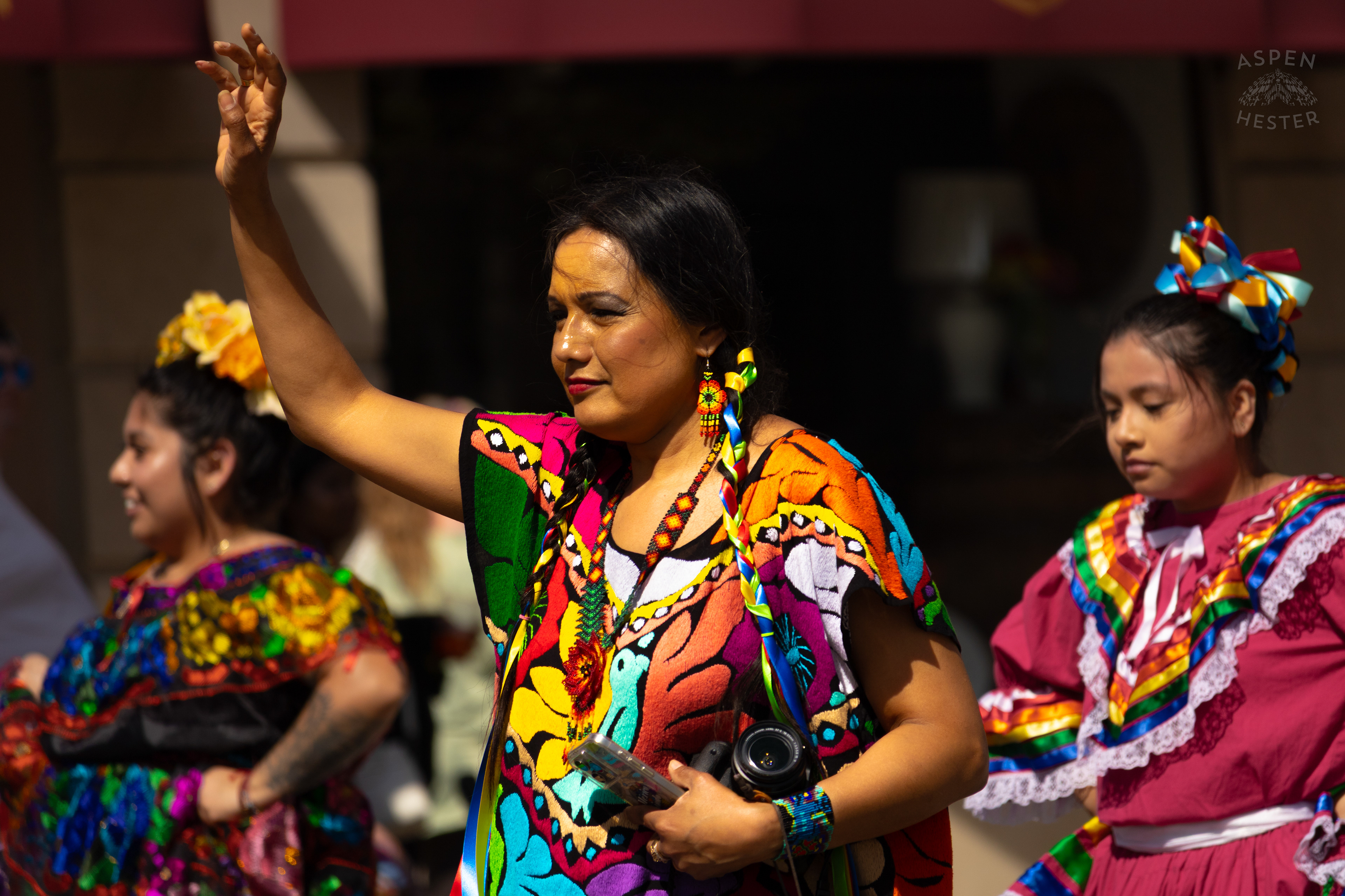 Mexico Lindo Members Dance Down West Broadway for The 70th Annual Pegasus Parade. April 27th, 2025/Aspen Hester