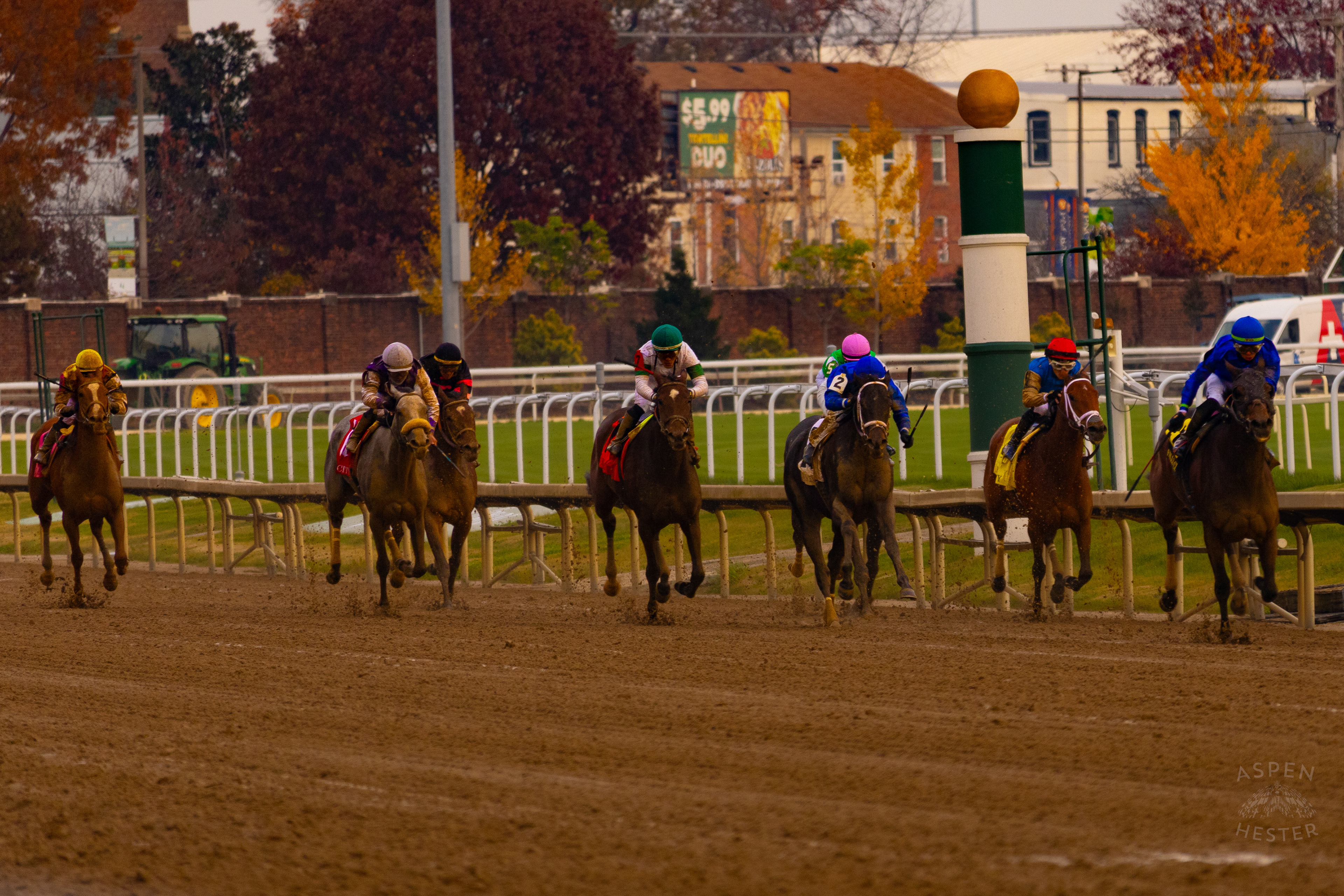 Horses and Jockeys Running in Race 9 During The Thanksgiving Day Festivities At Churchill Downs. November 28th, 2024/Aspen Hester