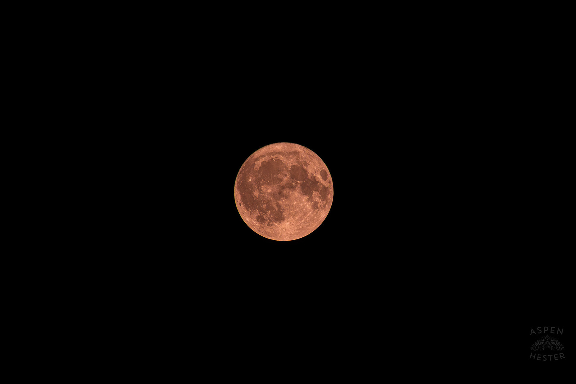 The Summer Strawberry Moon In The Sky Above Louisville. June 11th, 2025/Aspen Hester