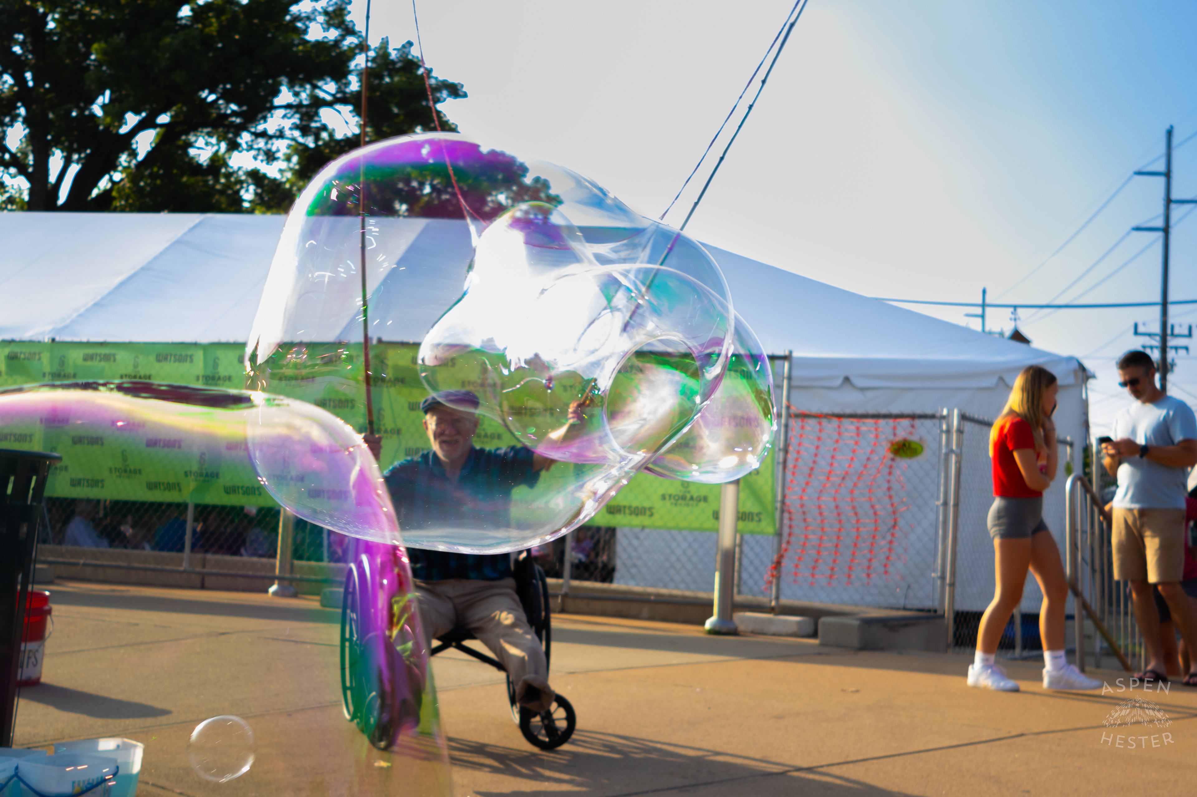 Pat The Bubble Man Outside Abbey Road Festival. May 25th, 2024/Aspen Hester