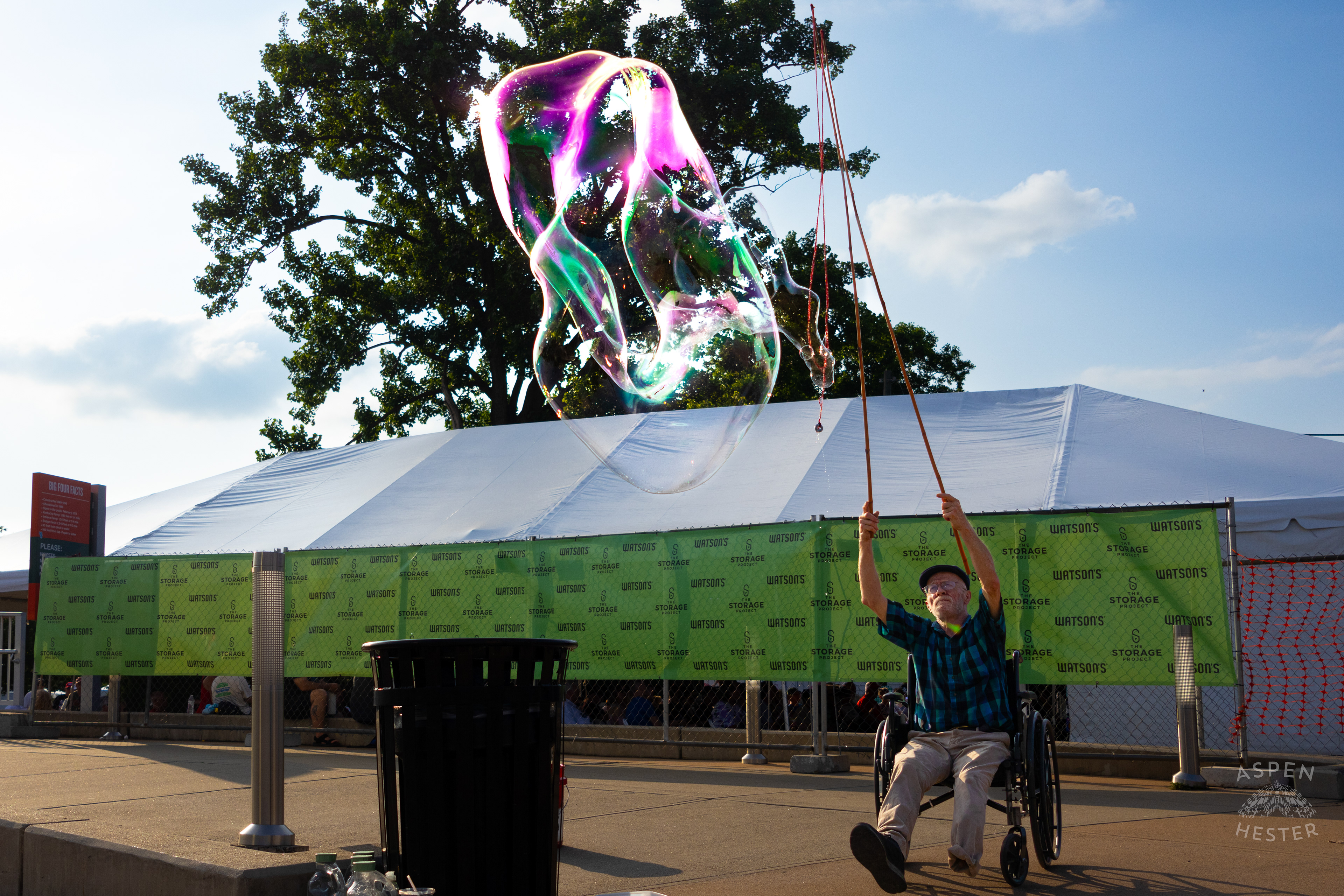 Pat The Bubble Man Outside Abbey Road Festival. May 25th, 2024/Aspen Hester