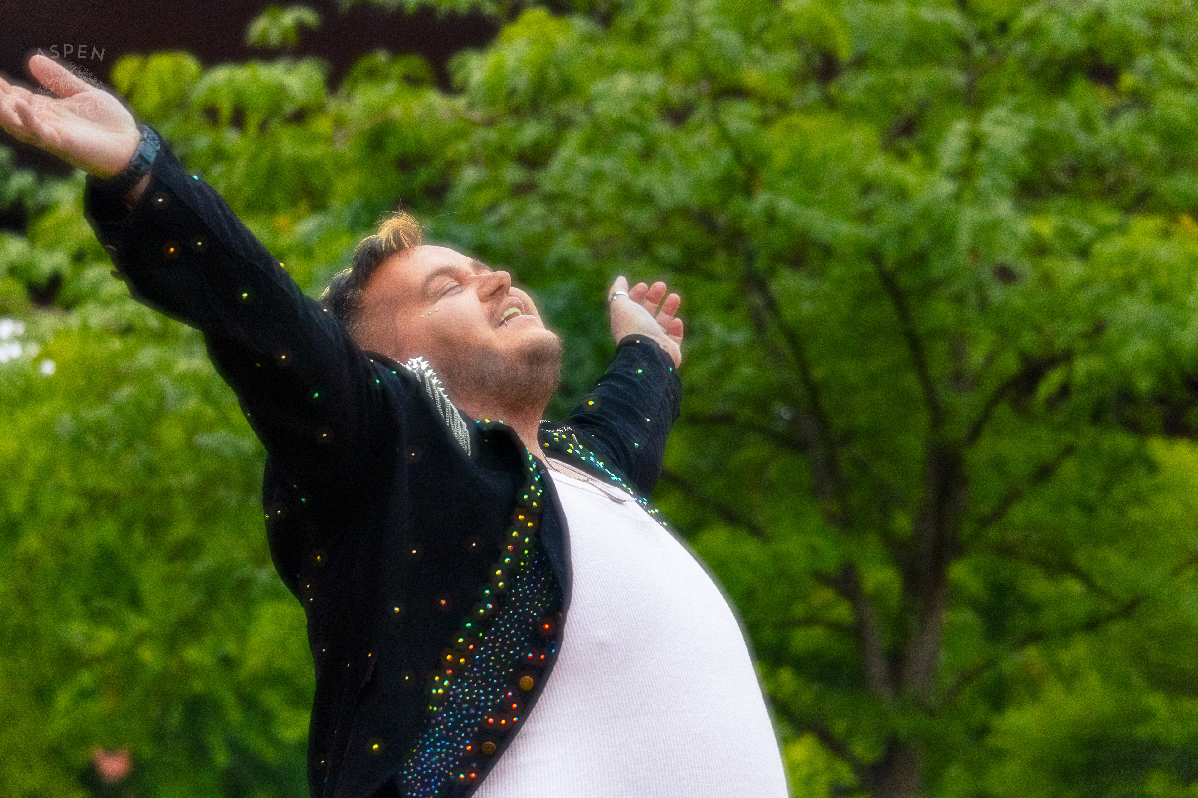 Drag King Performing 'No Pressure' From the Movie Encanto During Pride Bar's Family Friendly Drag Show at Southern Indiana Pride. June 1st, 2024/Aspen Hester