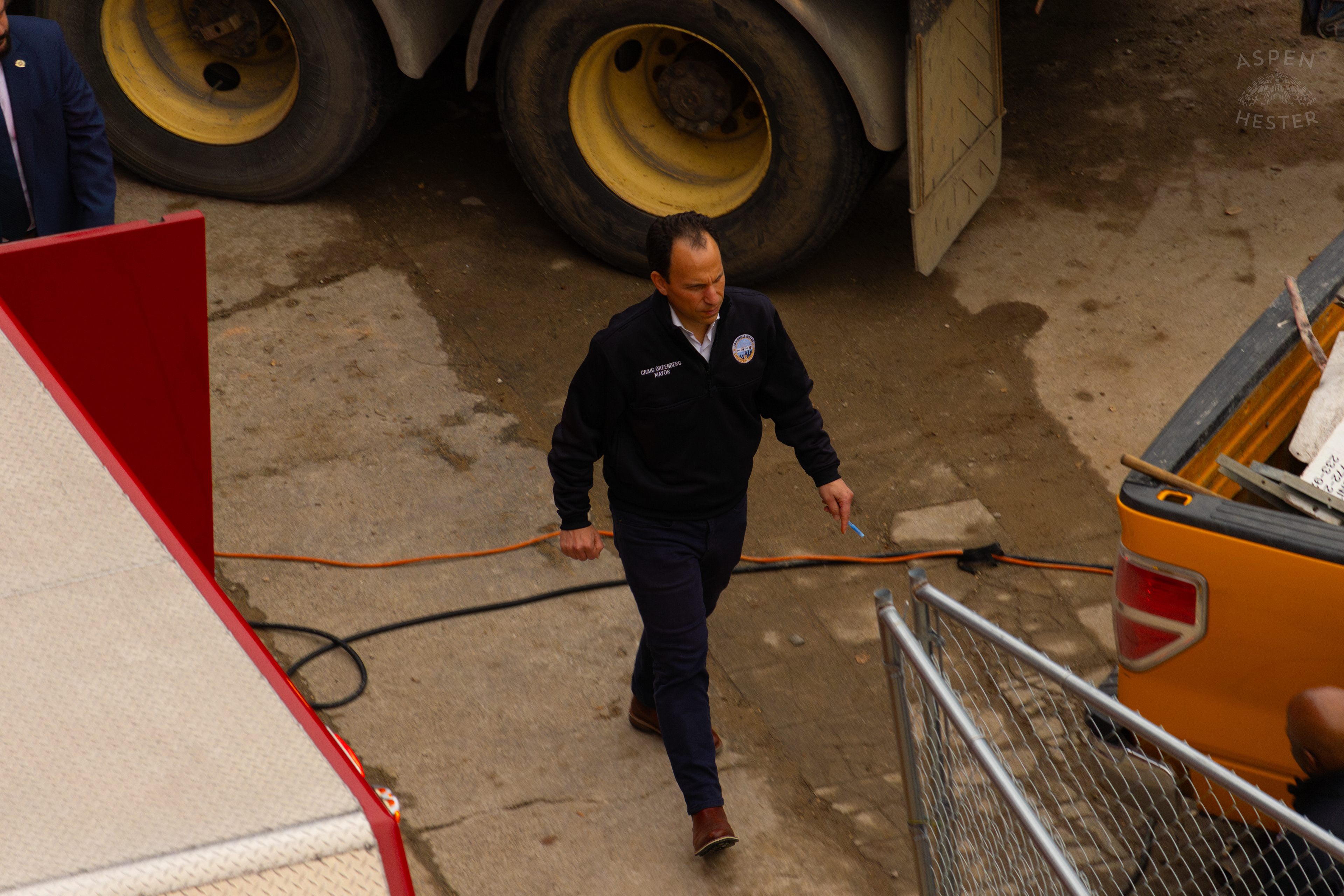 Mayor Craig Greenberg Arrives to The Scene of the 8+ Hour LFD Effort to Free A Trapped Demo Worker. November 11th, 2024/Aspen Hester