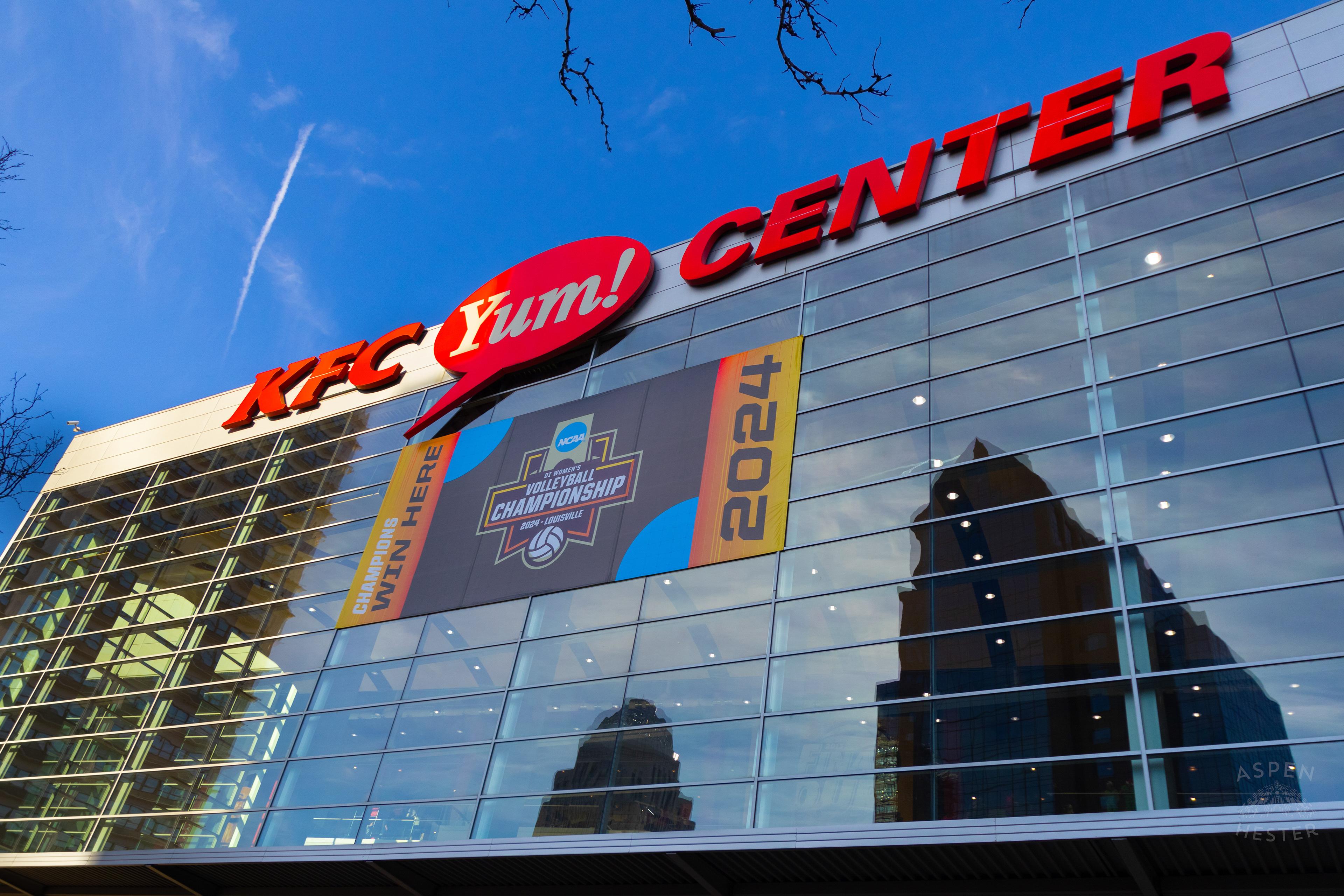 The KFC Yum Center Ready for The NCAA Women’s Volleyball Championship Game. December 22th, 2024/Aspen Hester