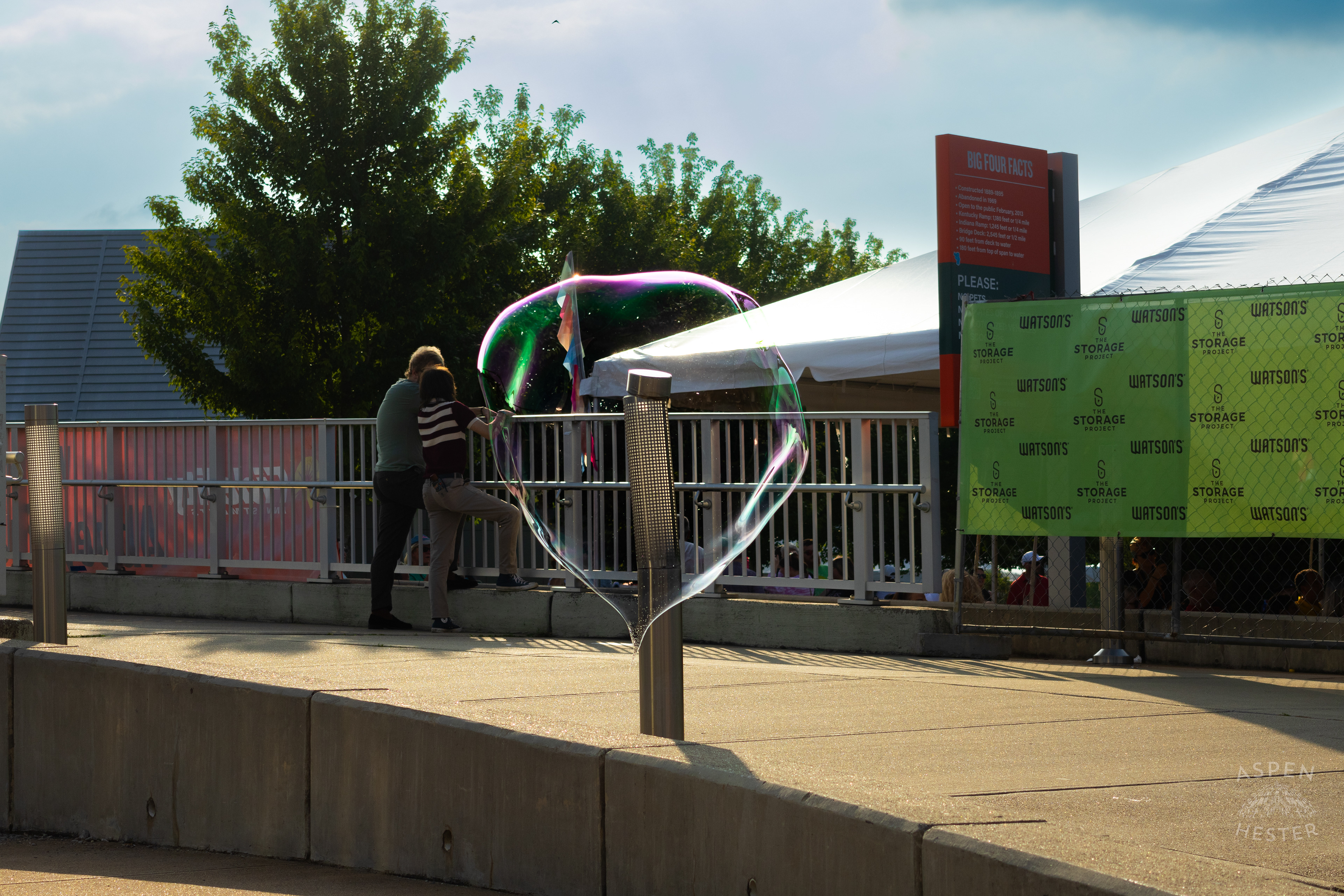 Pat The Bubble Man Outside Abbey Road Festival. May 25th, 2024/Aspen Hester