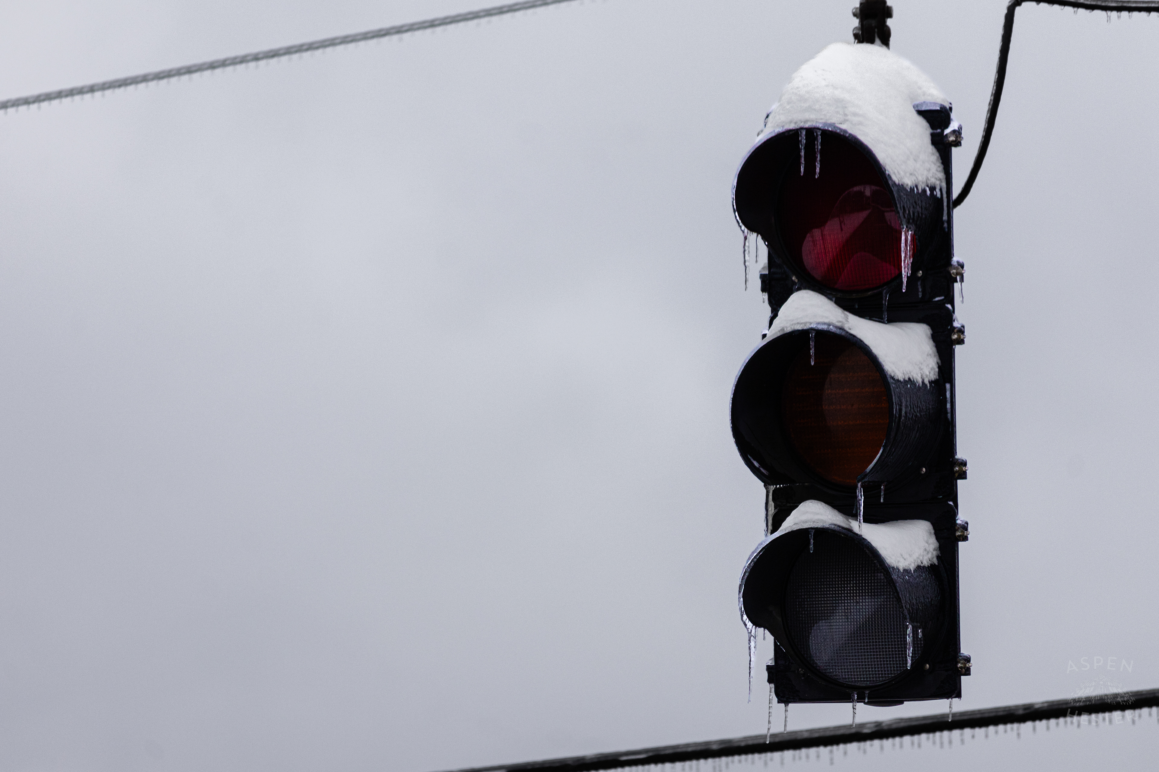 Waverly Hills Stoplight Without Power, Covered in Snow and Ice at The Intersection of Arnoldtown Road and Third Street Road Caused by Winter Storm Blair. January 6th, 2025/Aspen Hester
