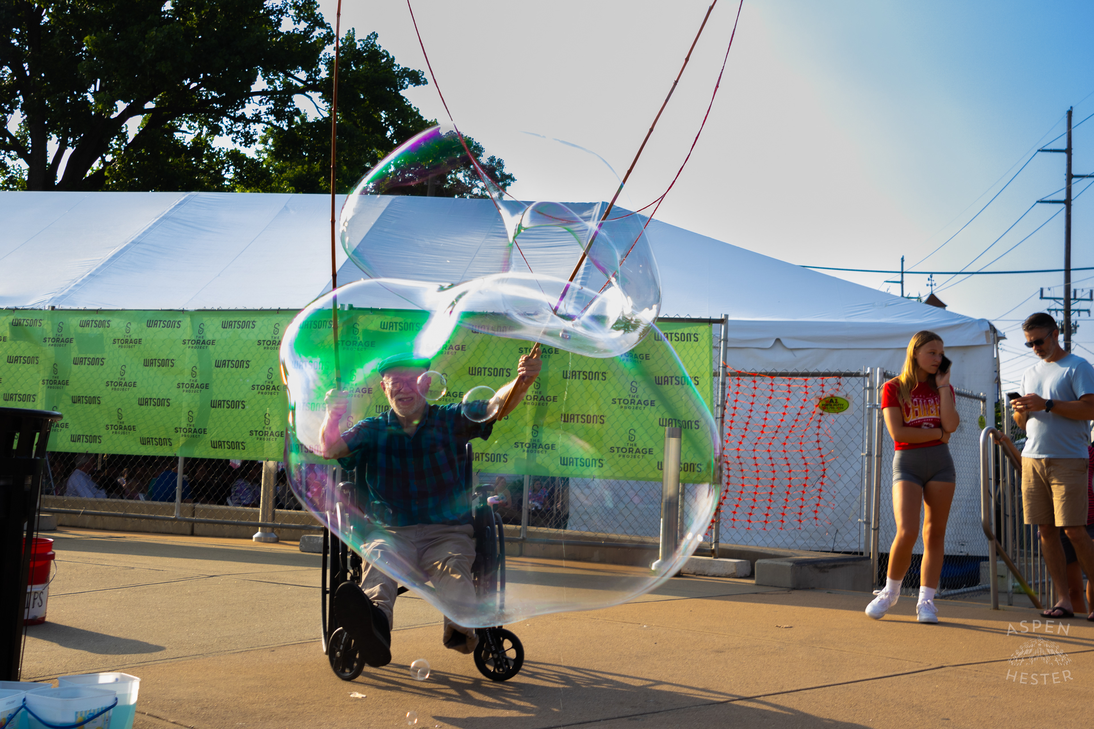 Pat The Bubble Man Outside Abbey Road Festival. May 25th, 2024/Aspen Hester