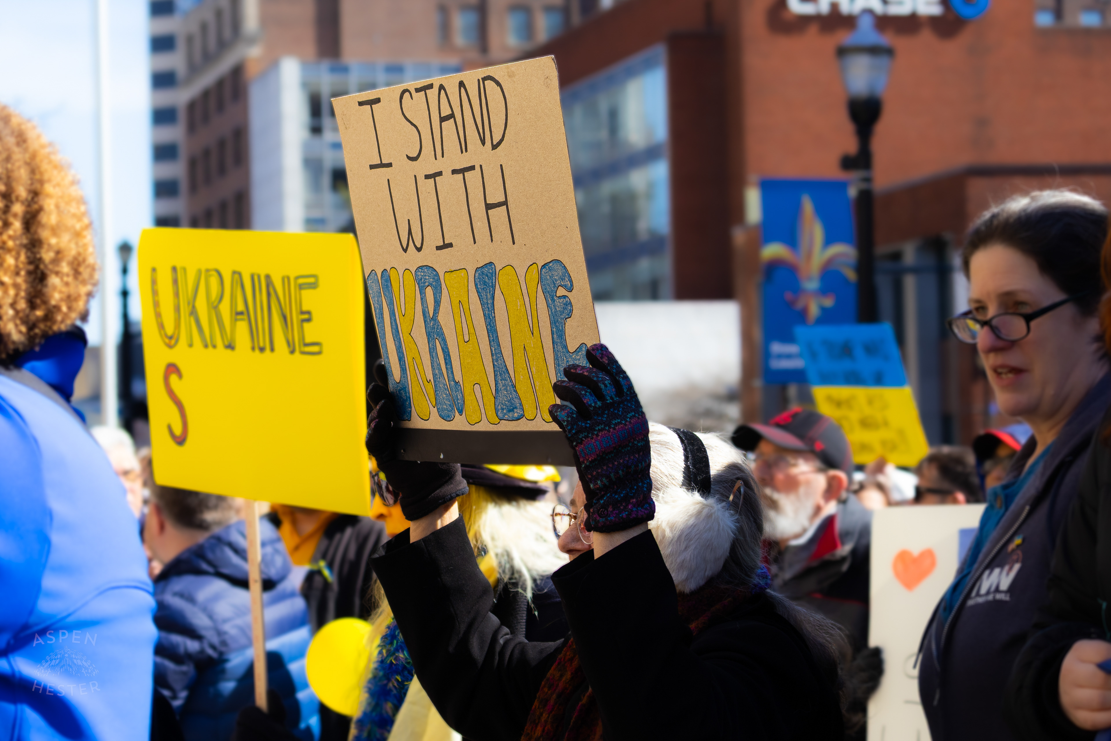 Louisvillians Insisting They “Stand With Ukraine” as The Community Rallies in Support of Ukraine. March 2nd, 2025/Aspen Hester