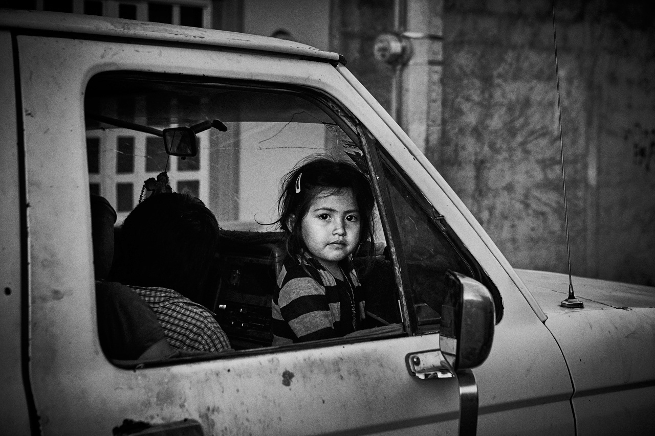 Fillette à la fenêtre, Matehuala, Mexique, 2014