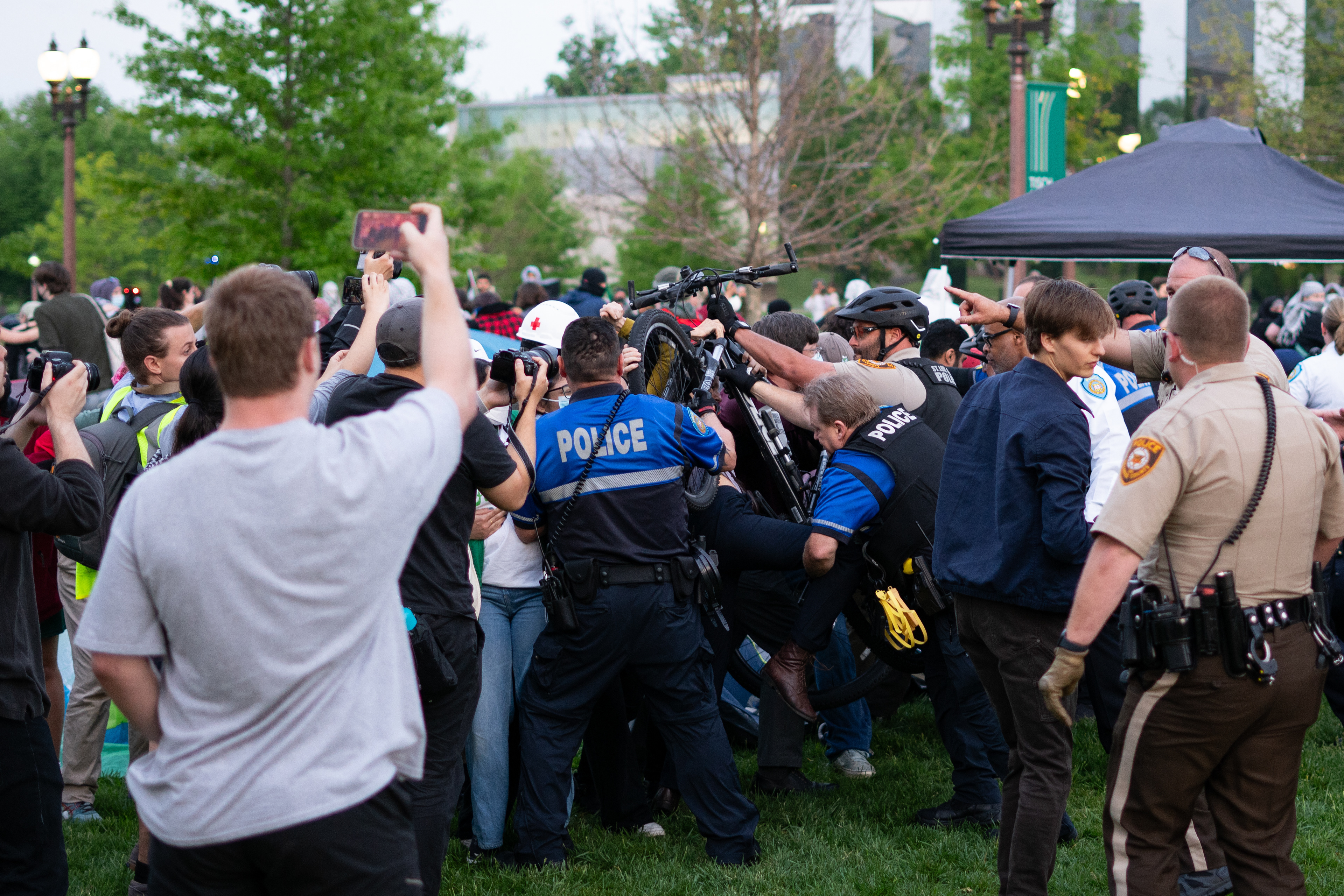 Over 100 arrests made during police crackdown on pro-Palestine encampment (WashU Student Life)