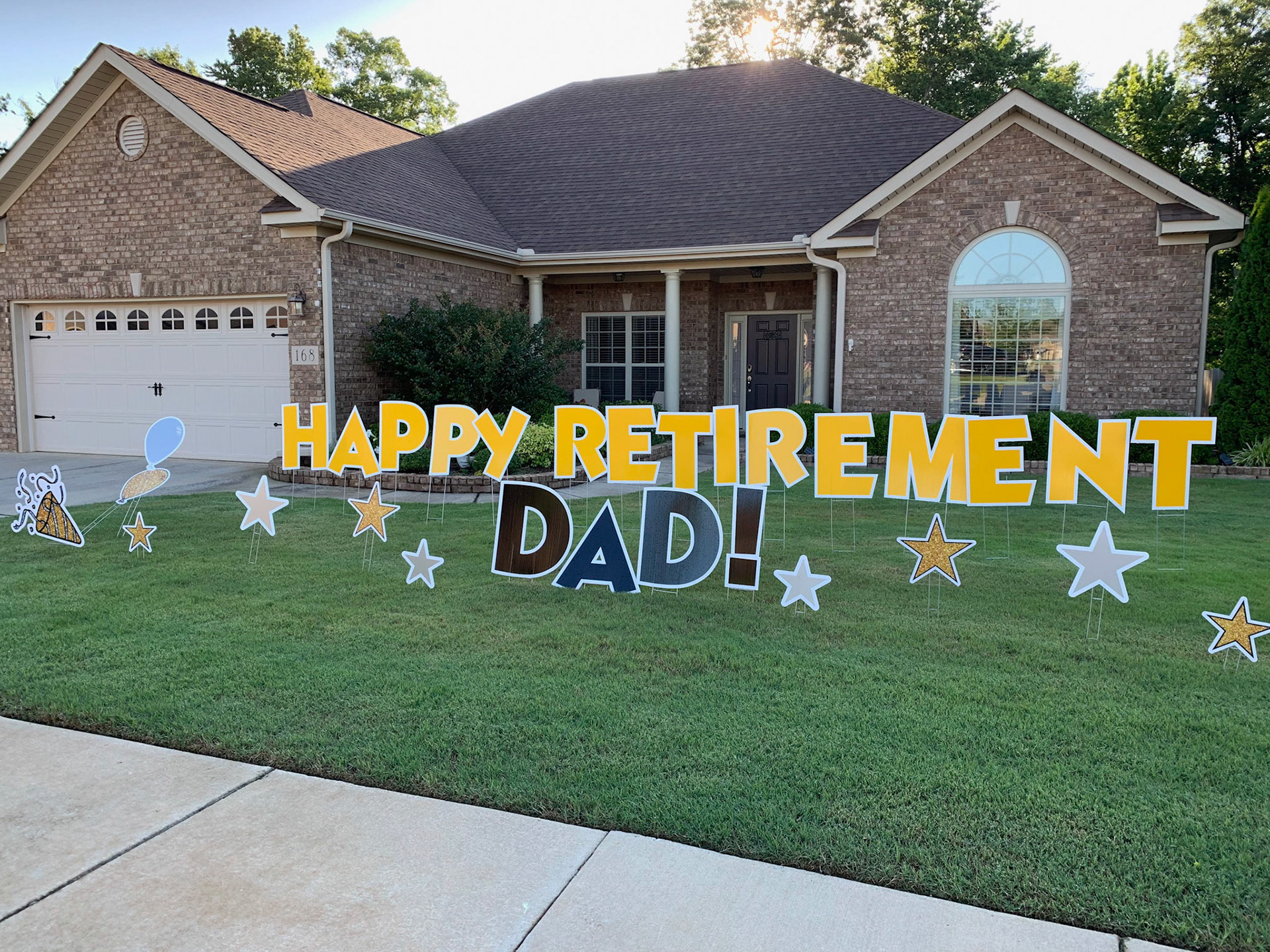 Lindsey surprised Bill with a sign