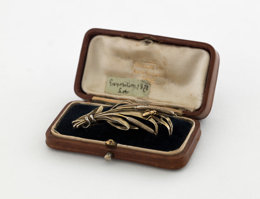 Auguste Fannière (1818-1900) et Joseph Fannière (1820-1897). Broche bouquet de joncs. Or, vermeil. Vers 1871. Musée des Beaux-Arts de la Ville de Paris, Petit Palais. © Julien vidal / Roger-Viollet