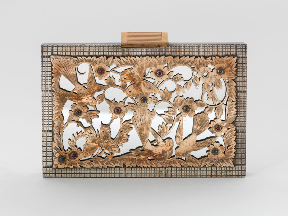 Frédéric Boucheron (1830-1902). Nécessaire. Or, argent, rubis. Vers 1950. Musée des Beaux-Arts de la Ville de Paris, Petit Palais. © Julien vidal / Roger-Viollet