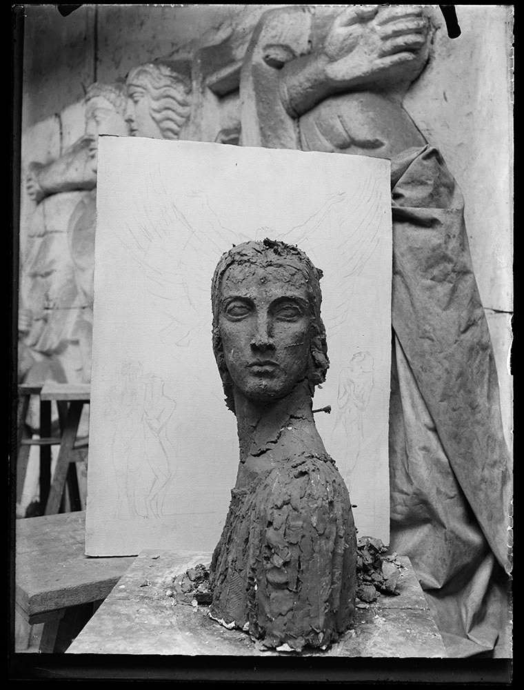Négatif sur verre au collodion. Collection Bourdelle © julien Vidal / Roger-Viollet