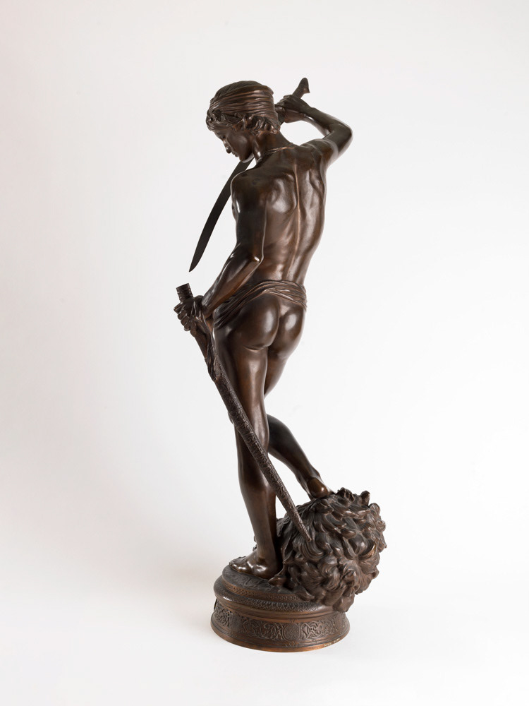 Antonin Mercié. "David et Goliath". Bronze. 1869. Paris, Maison de Victor Hugo. © Julien vidal / Roger-Viollet