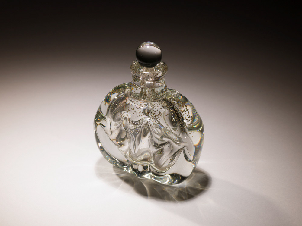 MARINOT Maurice. "Flacon". Verre. vers 1936. Paris, musée d'Art moderne. © Julien vidal / Roger-Viollet