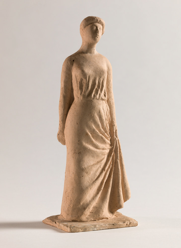 Maillol, Aristide. Femme debout tenant sa jupe. terre cuite. 1895. Musée des Beaux-Arts de la Ville de Paris, Petit Palais. © Julien vidal / Roger-Viollet