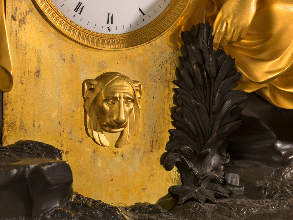 Ravrio, Antoine - André (bronzier) / Mesnil (horloger). "L'Hyménée". Bronze doré et marbre vert. avant 1806. Musée des Beaux-Arts de la Ville de Paris, Petit Palais. © Julien vidal / Roger-Viollet