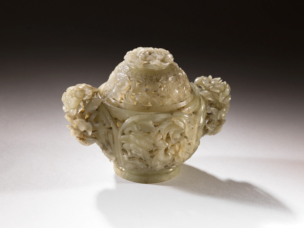 Inconnu. "Brûle-parfum". jade. époque Qianlong (18e siècle). Musée des Beaux-Arts de la Ville de Paris, Petit Palais. © Julien vidal / Roger-Viollet