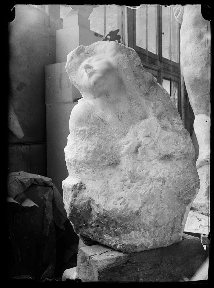 Négatif sur verre au collodion. Collection Bourdelle © julien Vidal / Roger-Viollet