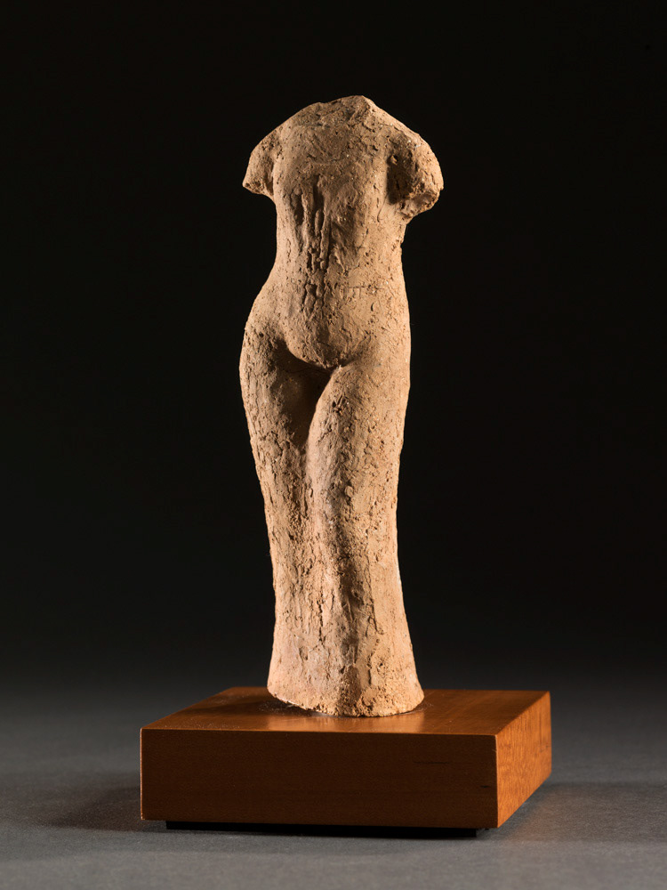 Maillol, Aristide. "Femme debout drapée, sans tête". Terre cuite. 1893. Musée des Beaux-Arts de la Ville de Paris, Petit Palais. © Julien vidal / Roger-Viollet