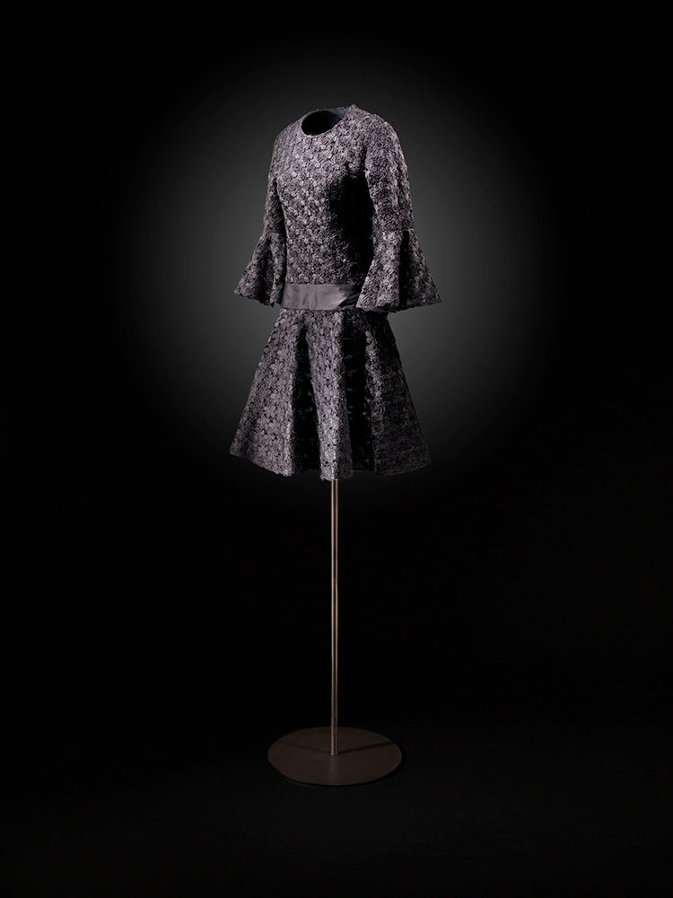 BALENCIAGA - Haute Couture - Printemps-été 1968 © Julien Vidal / Fondation Azzedine Alaïa
