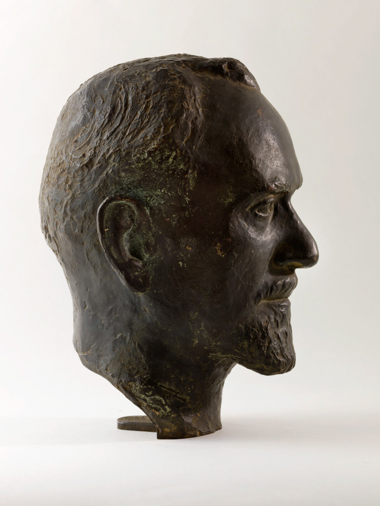 CHAUVENET-DELCLOS Marcel. "Monsieur Contenot". Bronze. avant 1940. Paris, musée d'Art moderne.  © Julien vidal / Roger-Viollet
