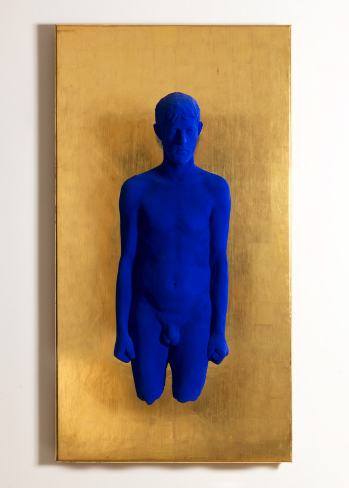 KLEIN Yves. Portrait relief de Martial Raysse (PR2).1962. Paris, musée d'Art moderne. © Julien vidal / Roger-Viollet