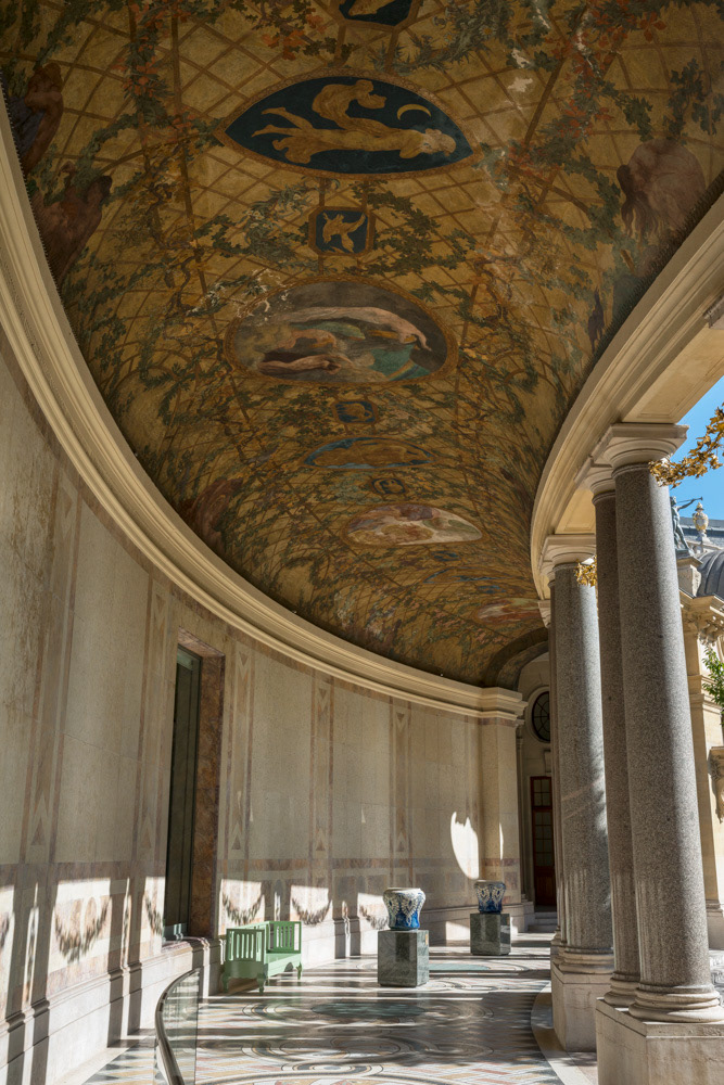 BAUDOUIN PAUL-ALBERT  "Nivose et le Sommeil - voûte du péristyle, jardin intérieur, Petit Palais". Fresque. 1909-1910. Musée des Beaux-Arts de la Ville de Paris, Petit Palais. © Julien vidal / Roger-Viollet