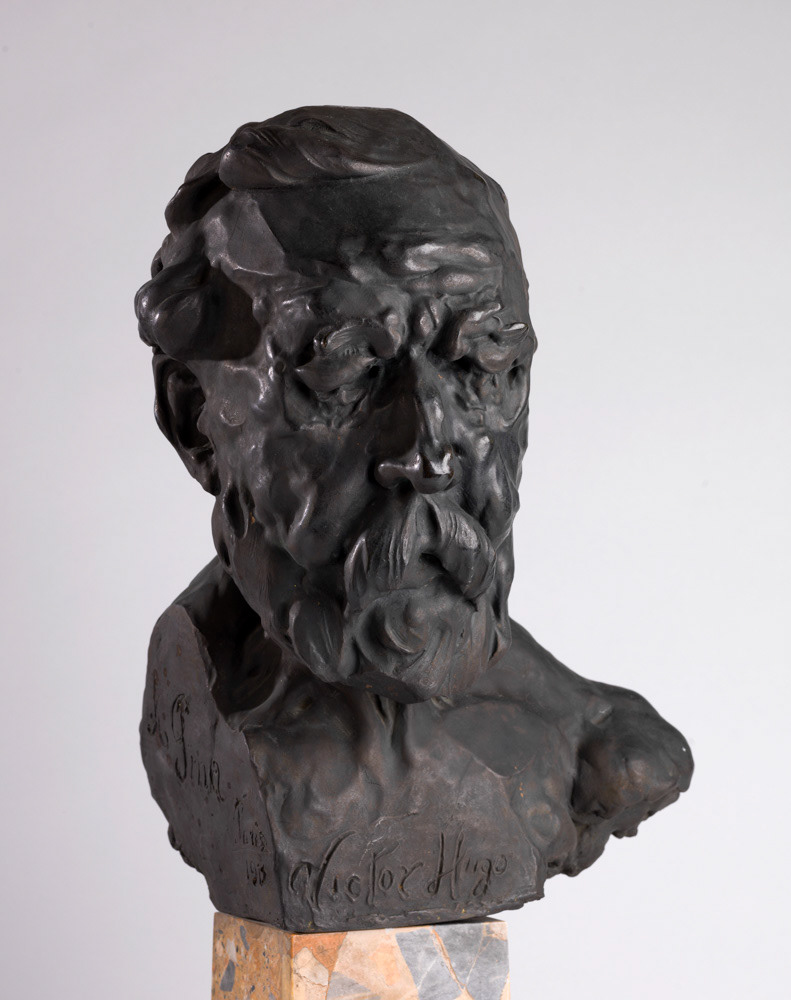 Alfredo Pina (1887-1966). "Victor Hugo". Bronze. 1913. Paris, Maison de Victor Hugo. © Julien vidal / Roger-Viollet