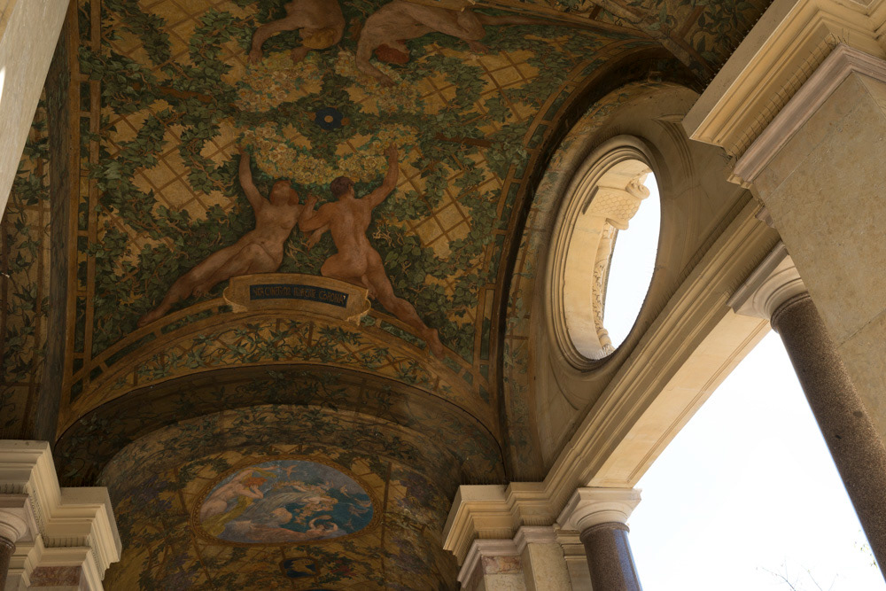 BAUDOUIN PAUL-ALBERT  "Nivose et le Sommeil - voûte du péristyle, jardin intérieur, Petit Palais". Fresque. 1909-1910. Musée des Beaux-Arts de la Ville de Paris, Petit Palais. © Julien vidal / Roger-Viollet