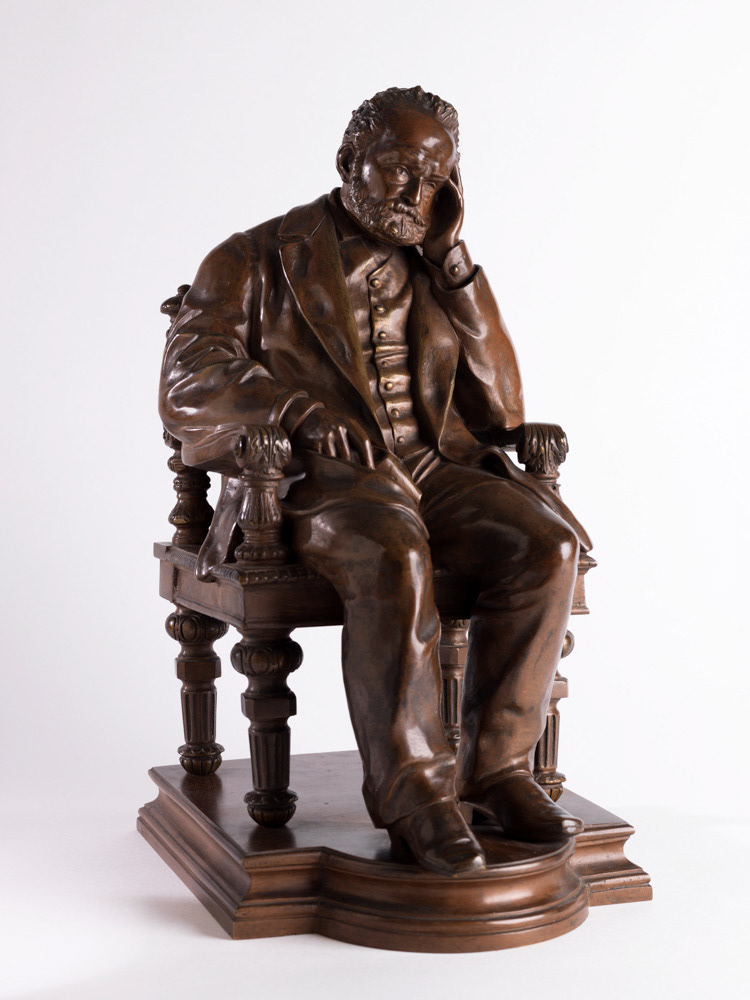Luca Madrassi. "Victor Hugo". Bronze. Paris, Maison de Victor Hugo. © Julien vidal / Roger-Viollet
