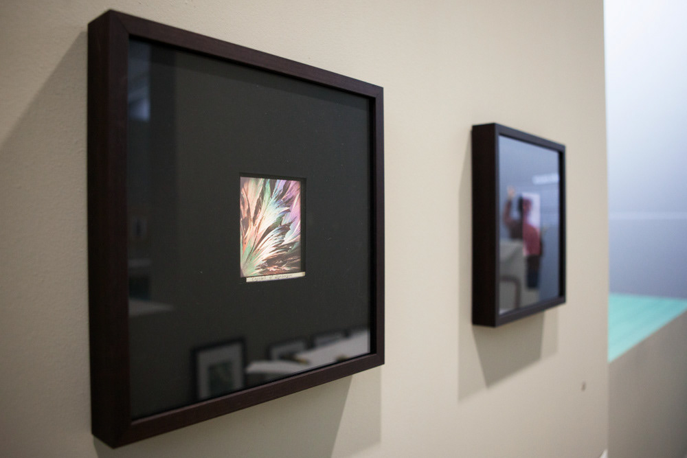 Accrochage de l'exposition "Laure Albin Guillot (1879-1962), l'enjeu classique" au Jeu de Paume. Paris, 18 février 2013.  © Julien Vidal / Parisienne de Photo / Roger-Viollet